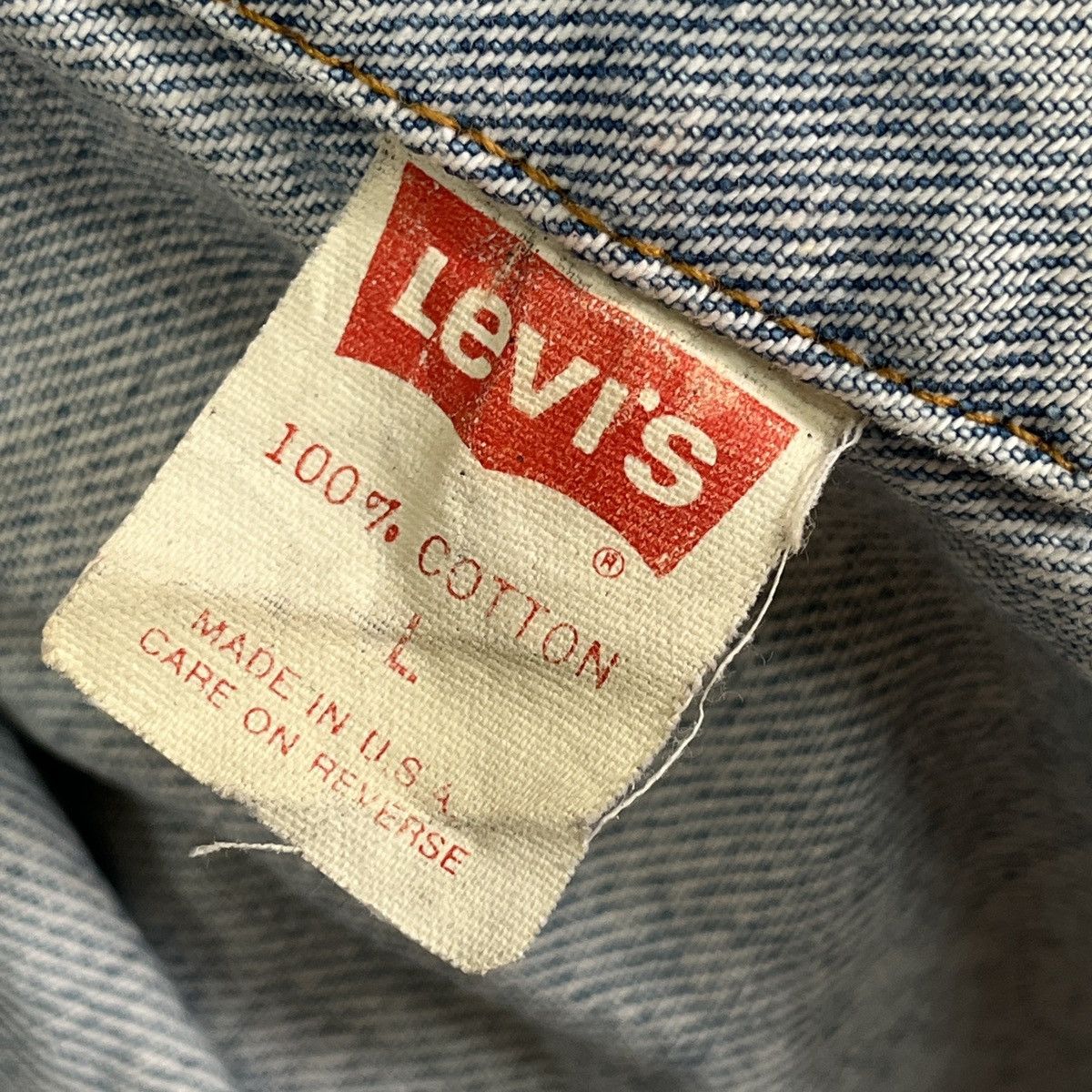 Levi's × Levi's Vintage Clothing Distressed Levis Denim Trucker Jacket Made In USA Size US L / EU 52-54 / 3 - 19 Thumbnail