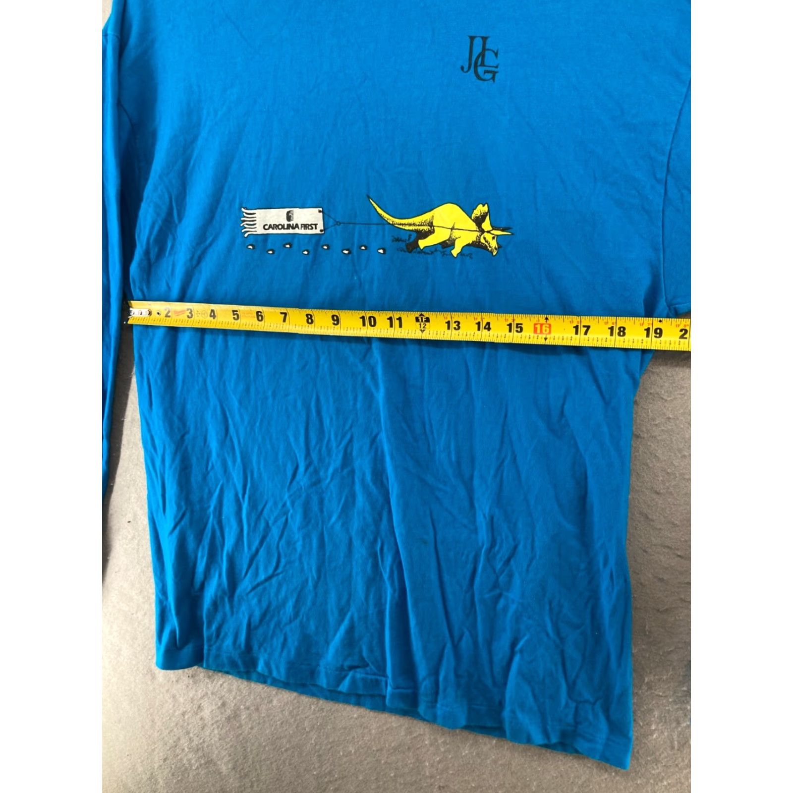 Hanes Dinamation Mens Shirt L Blue Carolina First Hanes Graphic Print 90s USA Dinosaur Crew Neck Cotton T-Shirt Size US L / EU 52-54 / 3 - 3 Thumbnail