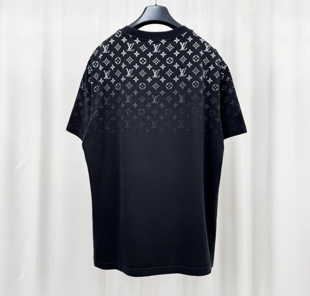 Louis Vuitton Louis Vuitton Gradient Tee Size US L / EU 52-54 / 3 - 2 Thumbnail