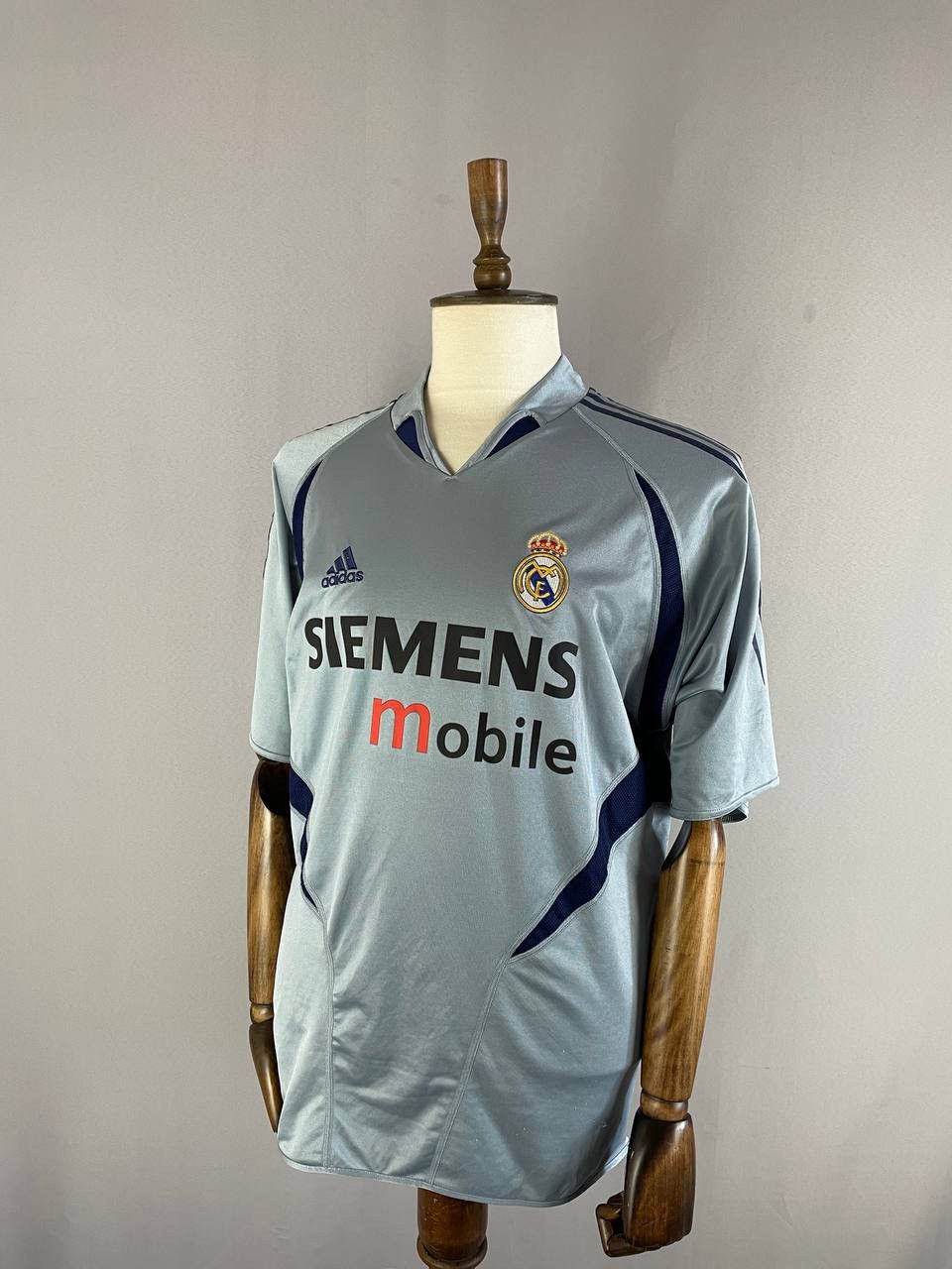 Adidas Adidas Real Madrid 9 Ronaldo 2004 Siemens Vintage RARE Size US L / EU 52-54 / 3 - 1 Thumbnail