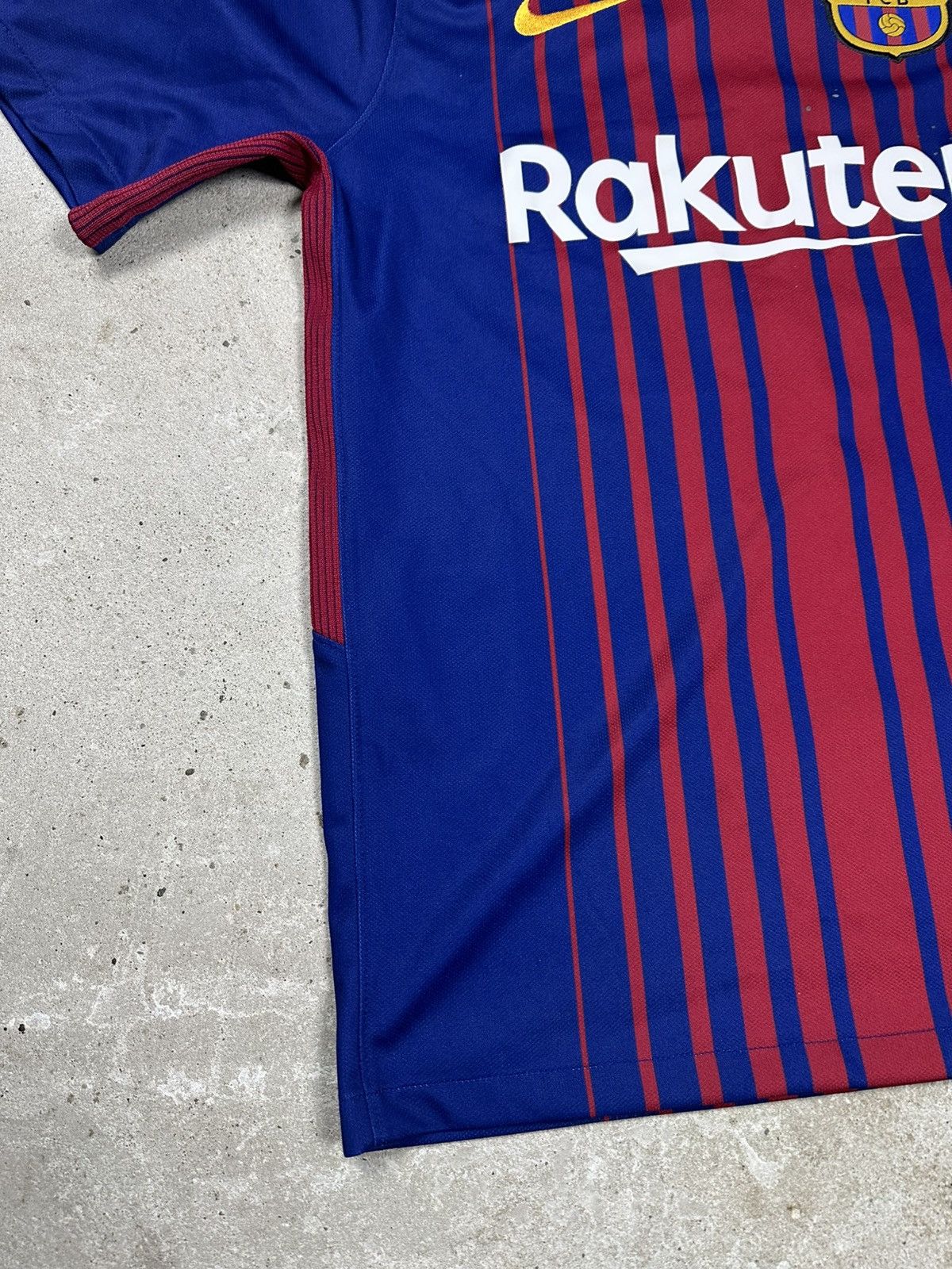 Nike Nike x FC Barcelona 2017/2018 Home Suarez #9 Jersey Size US S / EU 44-46 / 1 - 4 Thumbnail