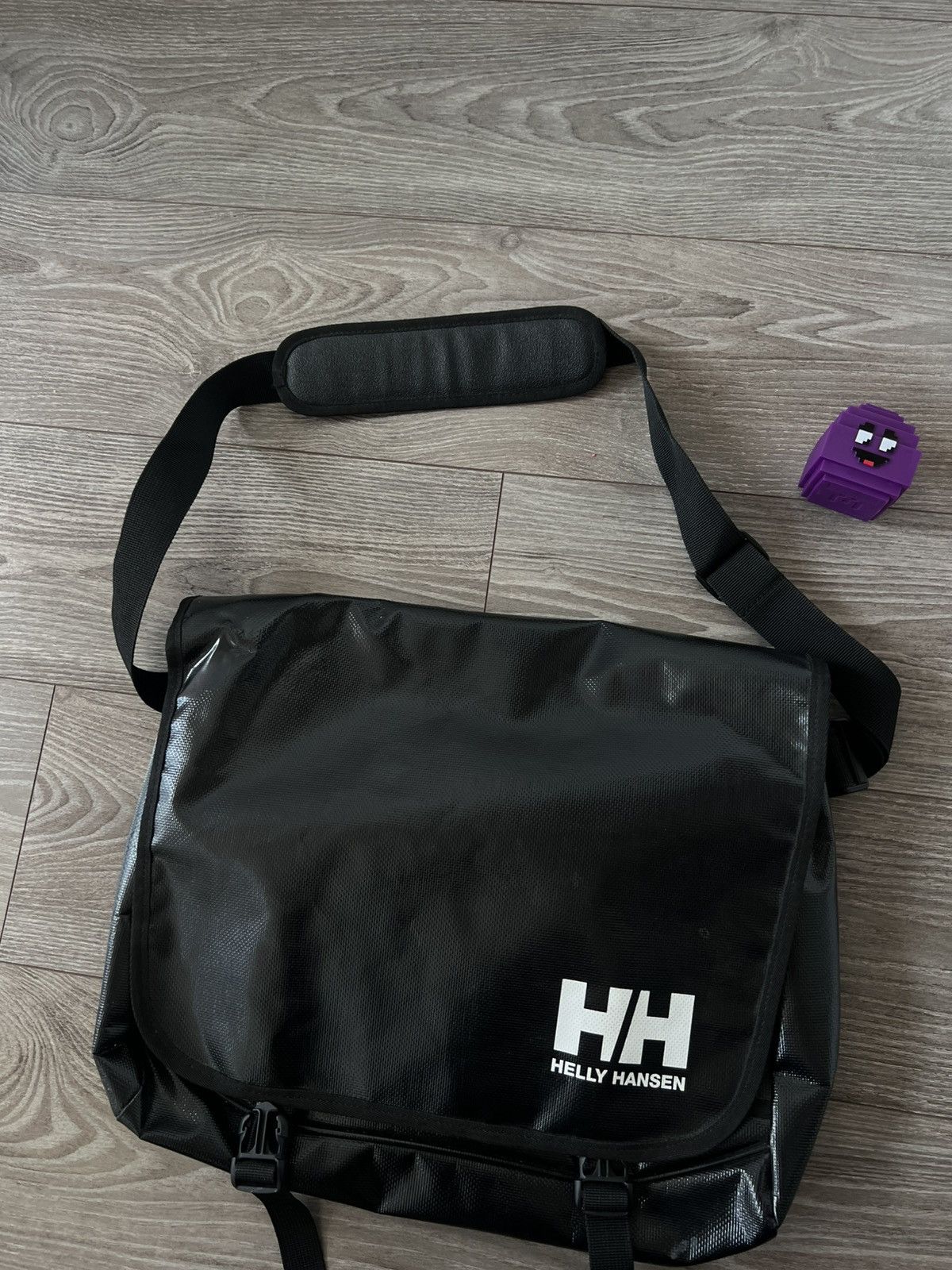 Helly Hansen Helly Hansen Tent Material Waterproof Y2k Rare Freitag Bag Size ONE SIZE - 13 Thumbnail
