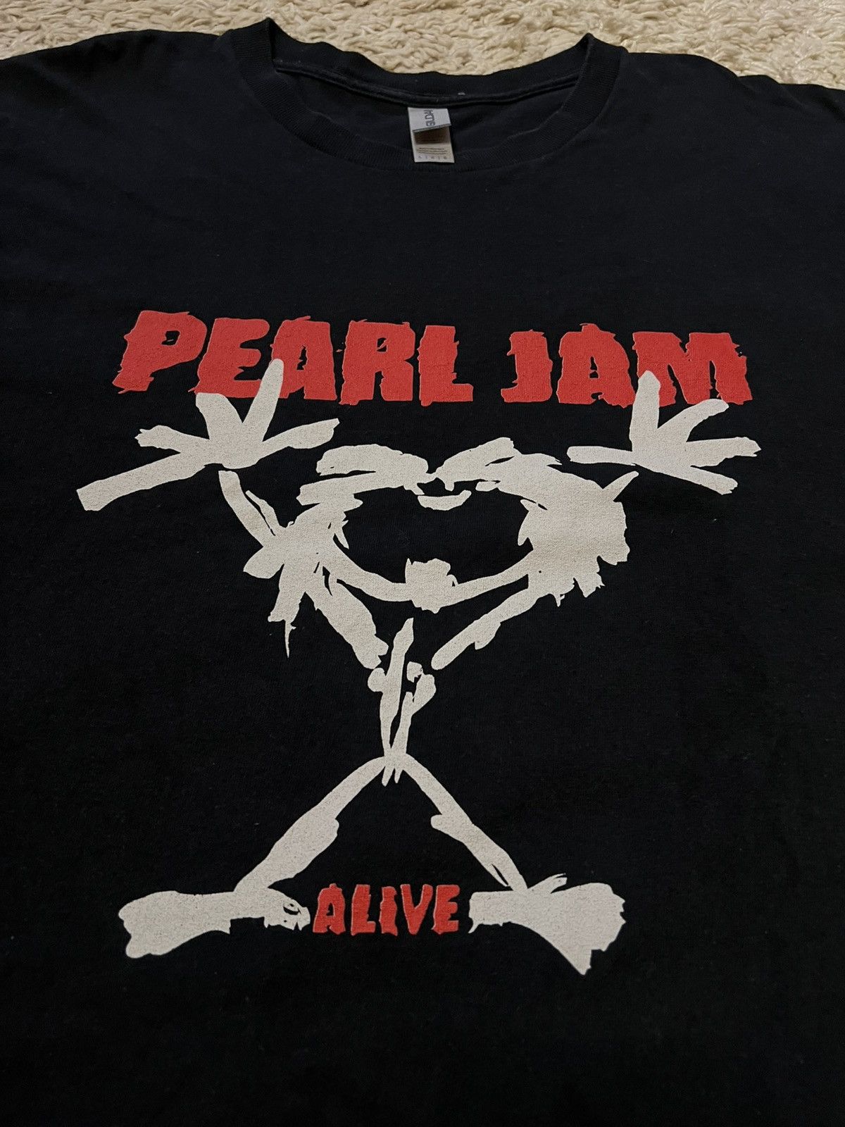 Band Tees Pearl Jam vintage band tee ALIVE album rare y2k Size US L / EU 52-54 / 3 - 2 Thumbnail