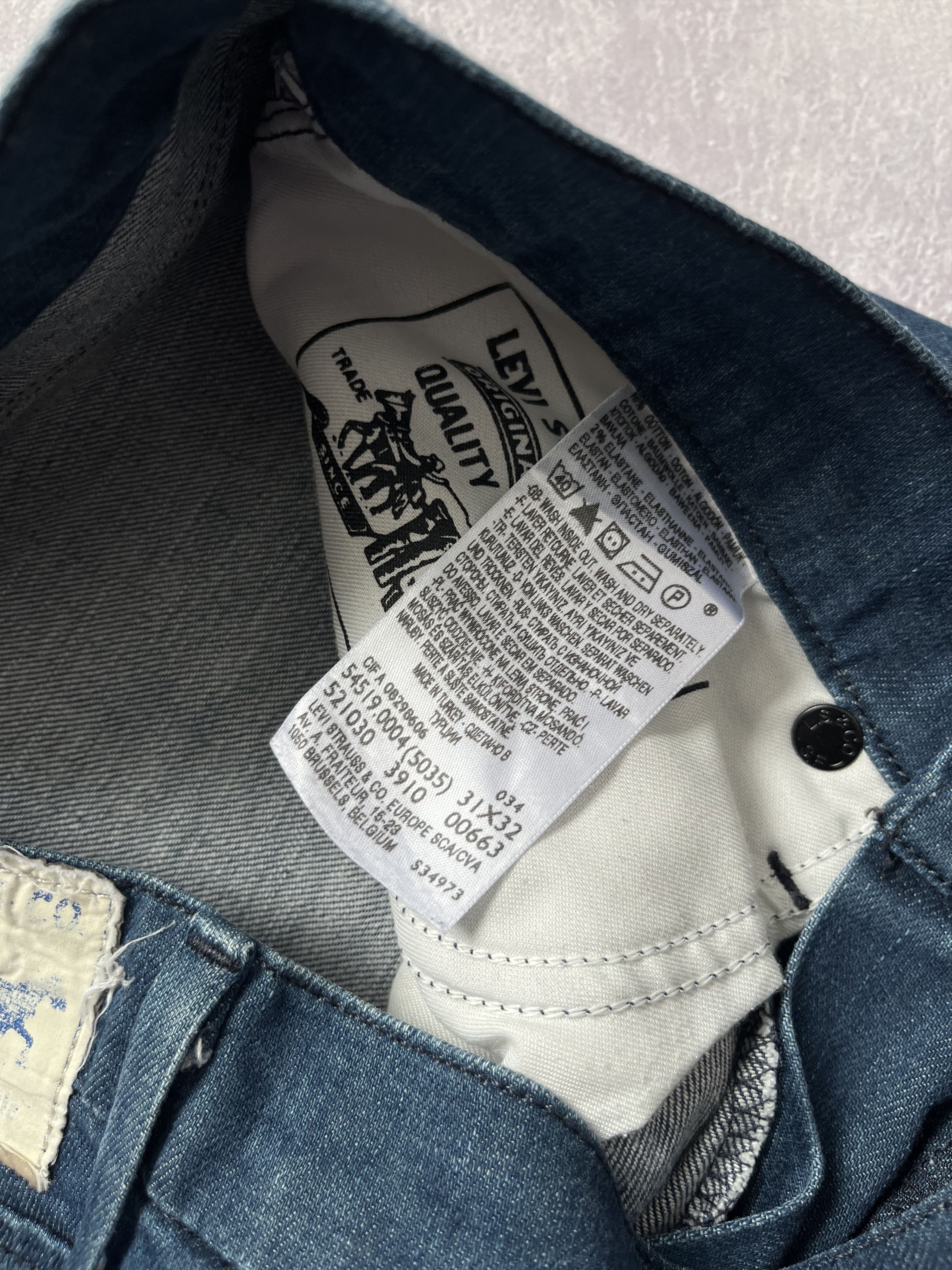 Levi's Vintage Levis 519 White Tab Blue Pants Denim Tag Slim Fit Size US 31 - 6 Thumbnail