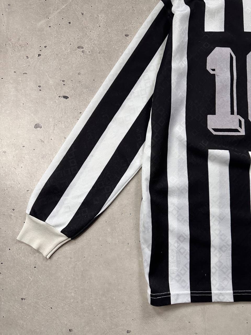 Kappa Juventus Kappa Upim Home LS Soccer Shirt #10 Roberto Baggio Size US XL / EU 56 / 4 - 12 Thumbnail