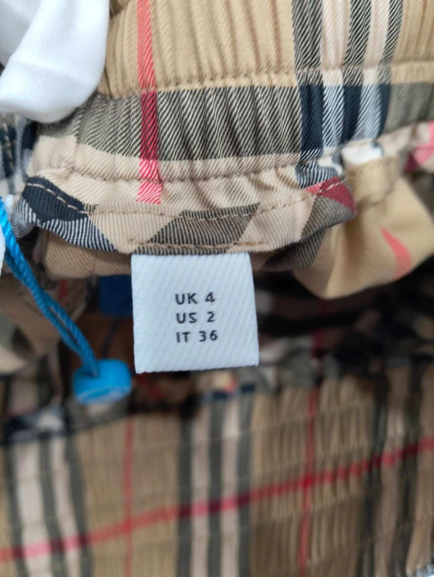 Burberry Burberry UK4 short Size 26" / US 2 / IT 38 - 4 Thumbnail