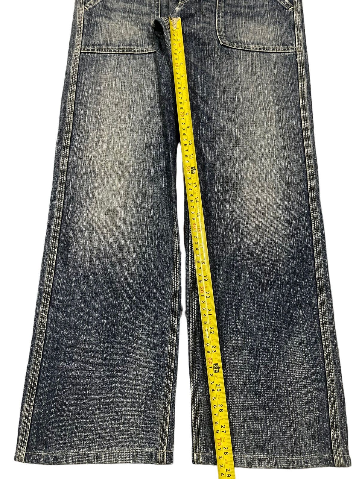 Uniqlo Vintage Japanese Uniqlo Blue Wash Style Loose Jeans Size US 31 - 12 Thumbnail