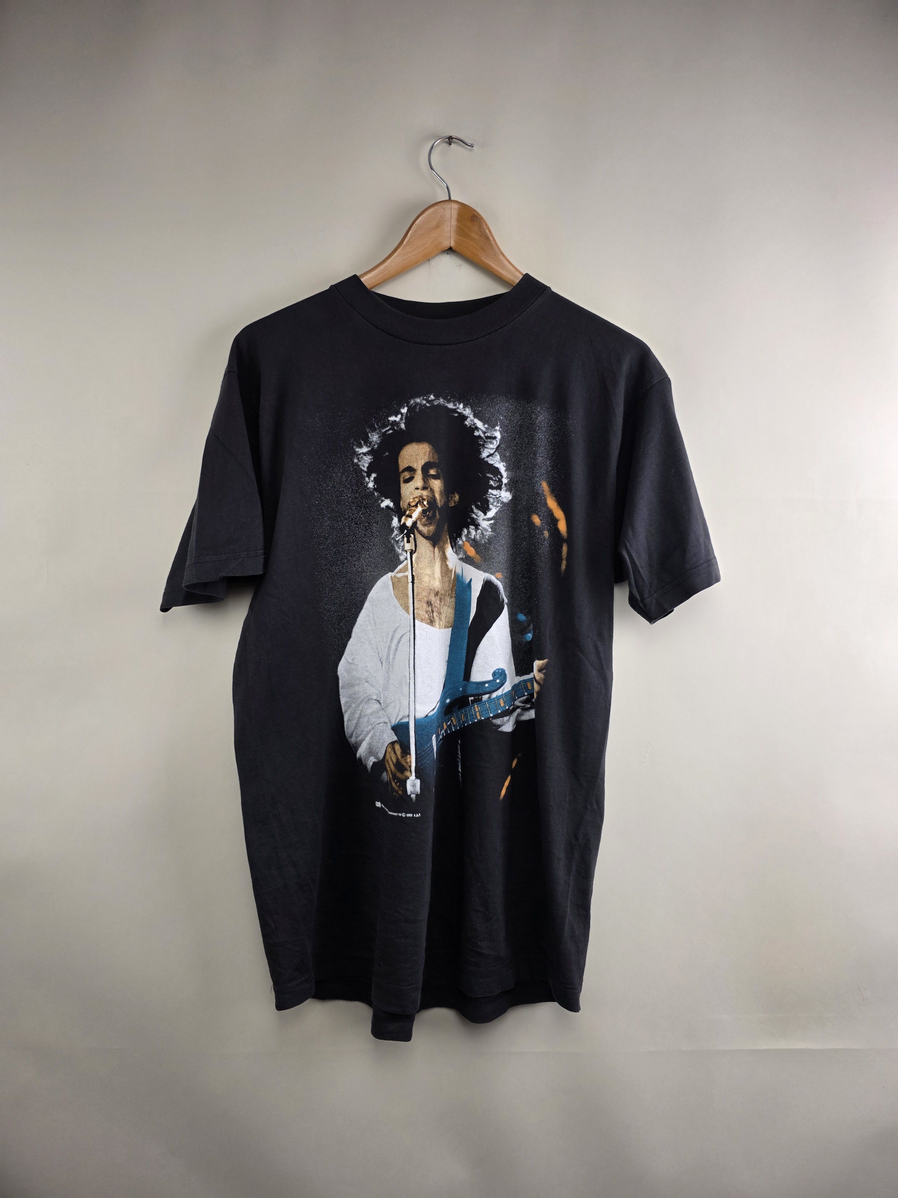 Band Tees 1993 Prince 90s Band Tee vintage L 21" 29" Size US L / EU 52-54 / 3 - 7 Thumbnail