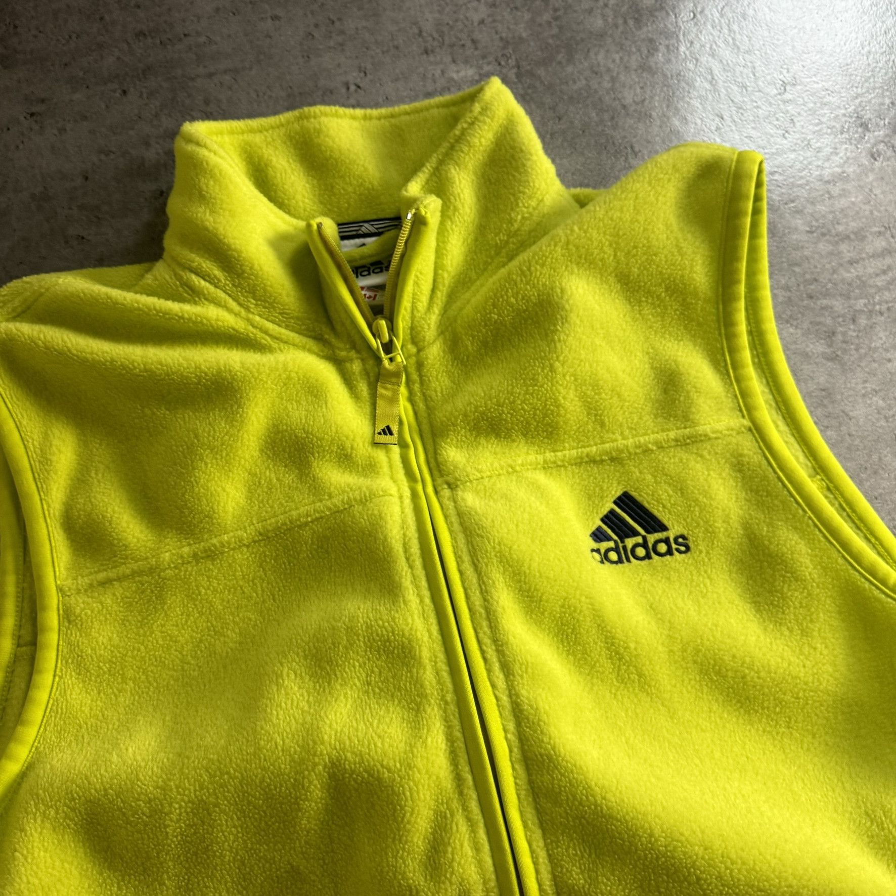 Adidas × Vintage Vintage Adidas Neon Printed vintage grey yellow fleece sh Size US L / EU 52-54 / 3 - 2 Thumbnail