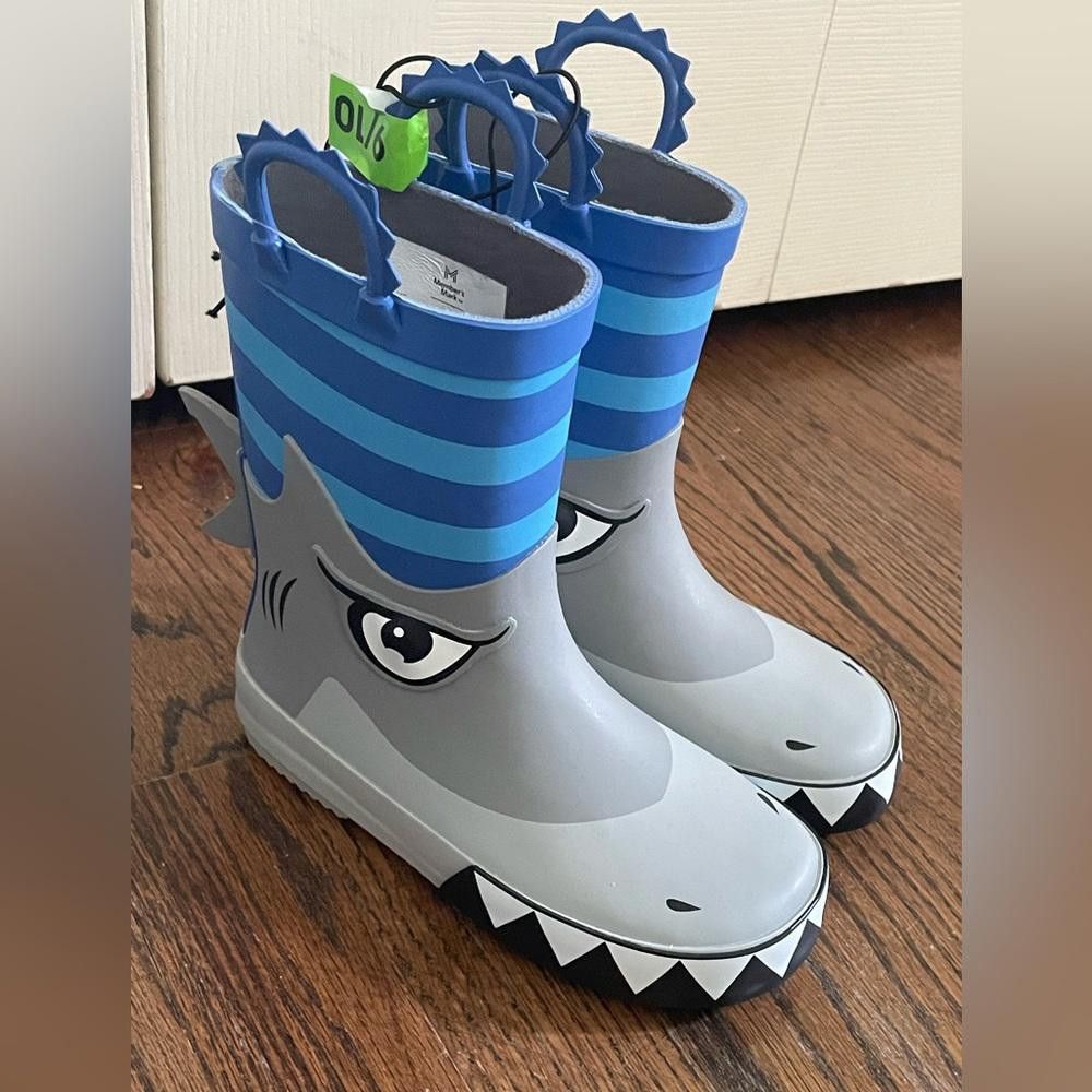 Designer BNWT Toddler Shark Rain Boots Size US 9.5 / EU 42-43 - 1 Thumbnail
