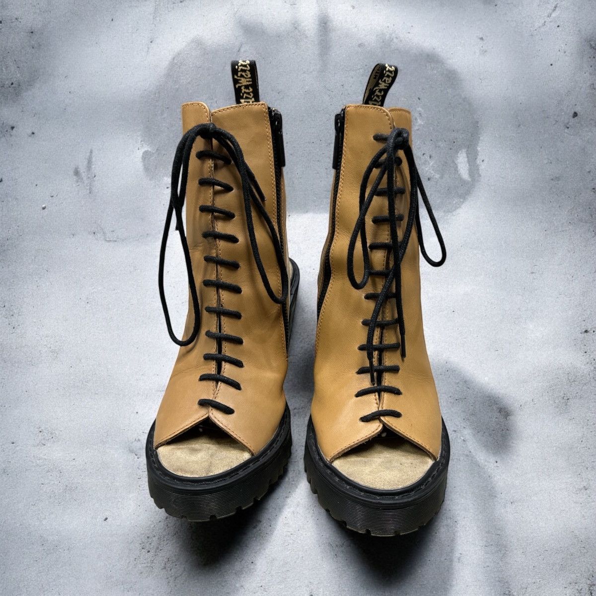 Dr. Martens DR MARTENS CARMELITA LACES BOOTS Size US 8.5 / IT 38.5 - 3 Thumbnail