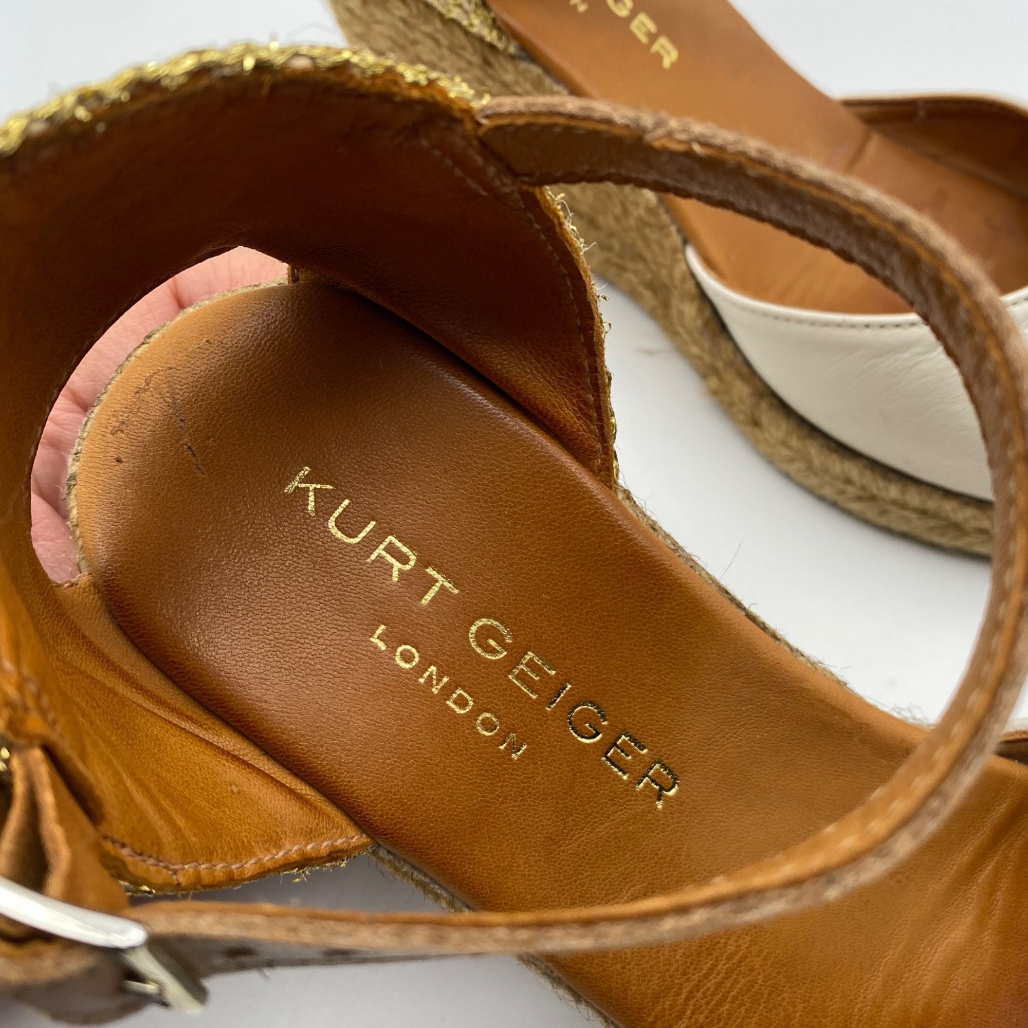 Kurt Geiger Kurt Geiger London Monty White/Gold wedge heel espadrilles W Size US 8 / IT 38 - 8 Thumbnail