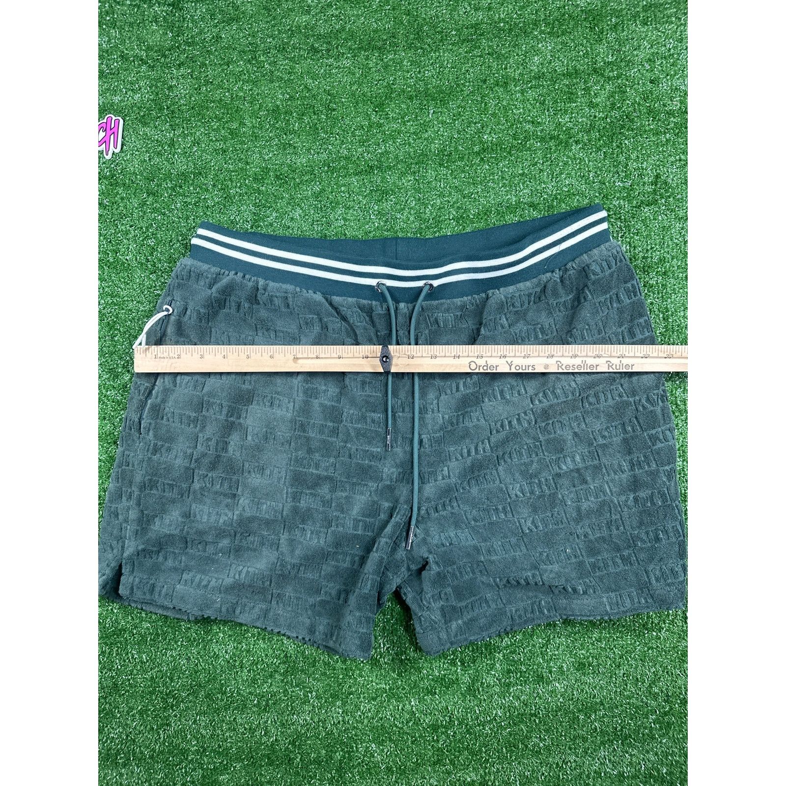 Kith Kith Graham Velour Forest Green Men's Shorts (USED) Size XL Size US 38 / EU 54 - 3 Thumbnail