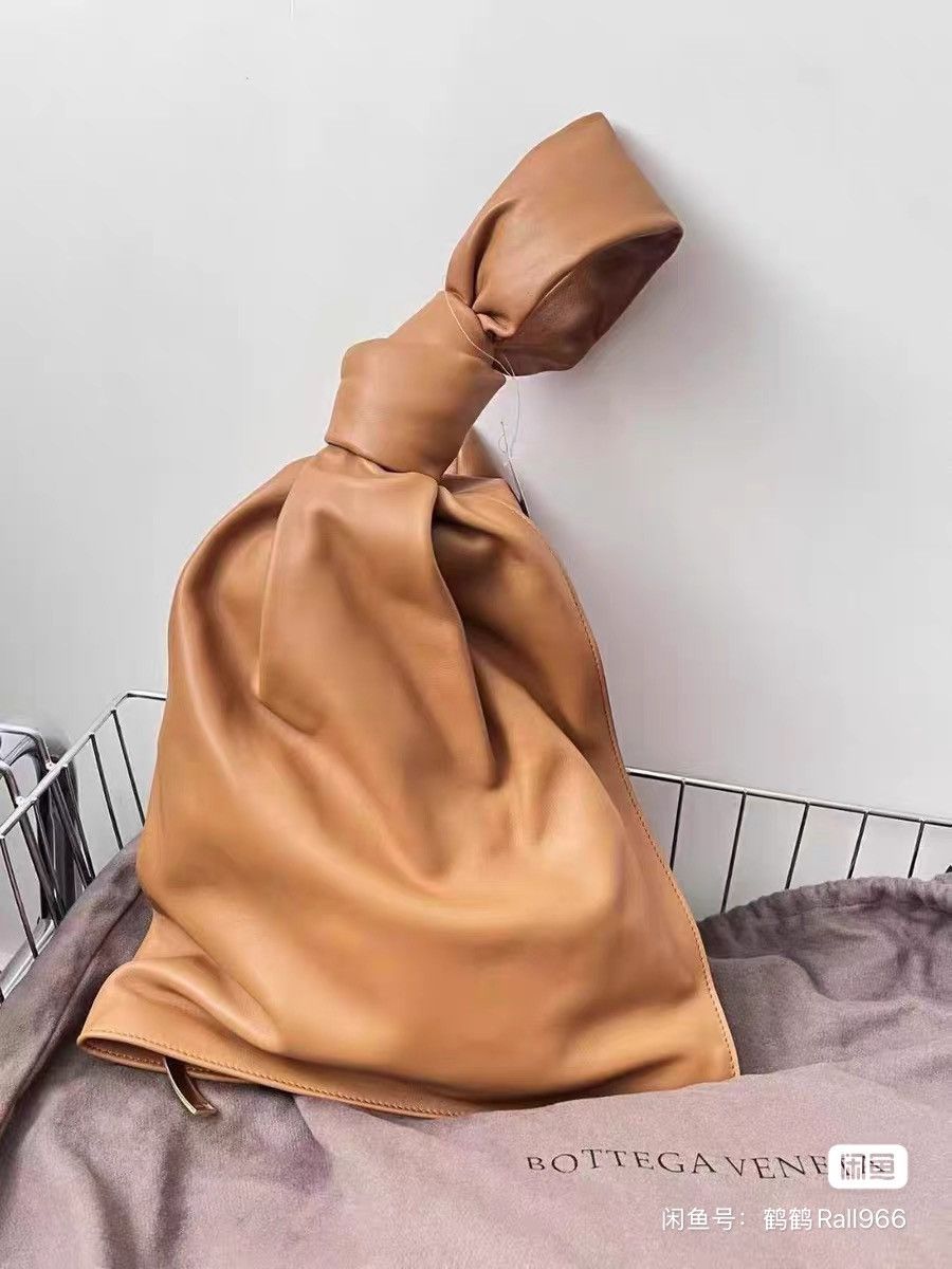 Bottega Veneta Bottega veneta leather knot hand bag balenciaga prada dior Size ONE SIZE - 1 Thumbnail