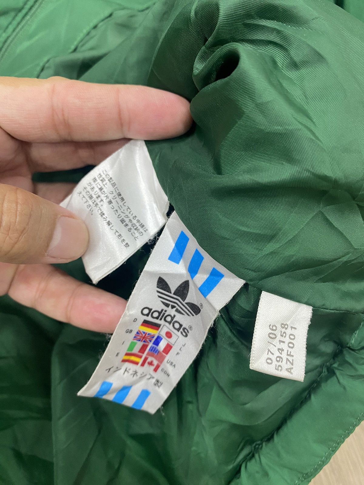 Adidas 💥VINTAGE ADIDAS puffer jacket bomber sweater Size US L / EU 52-54 / 3 - 8 Thumbnail
