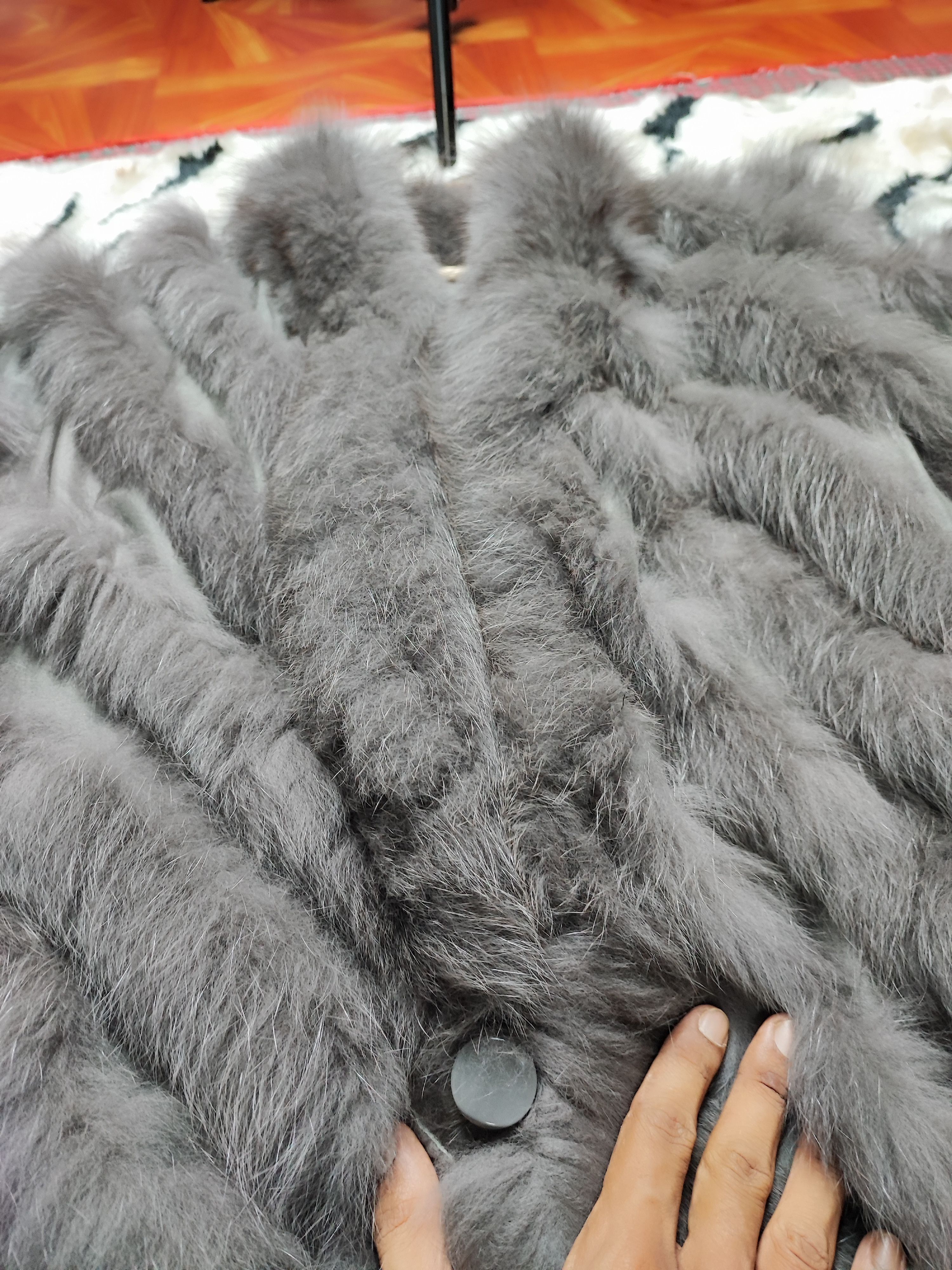 Le Grande Bleu (L.G.B.) Vintage Real Fur Bondage Coat Ravissant Size L / US 10 / IT 46 - 12 Thumbnail