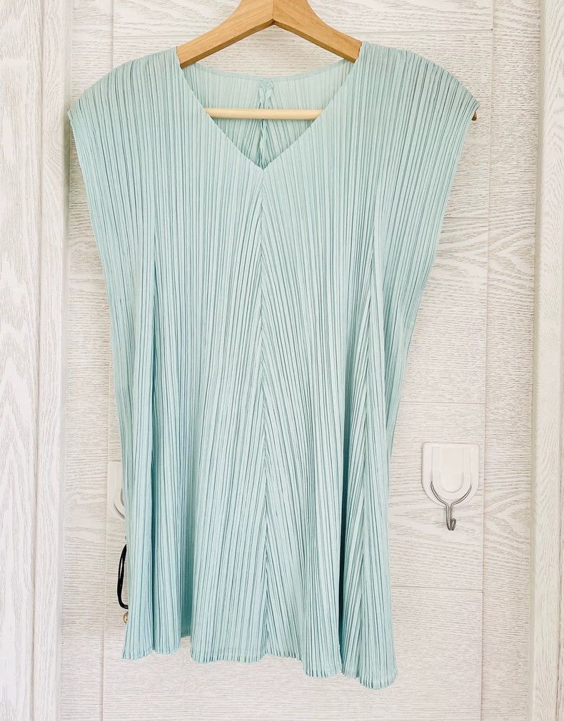 Issey Miyake Issey Miyake Pleats Please V-Neck Tank Top - dmc Size US M / EU 48-50 / 2 - 1 Thumbnail