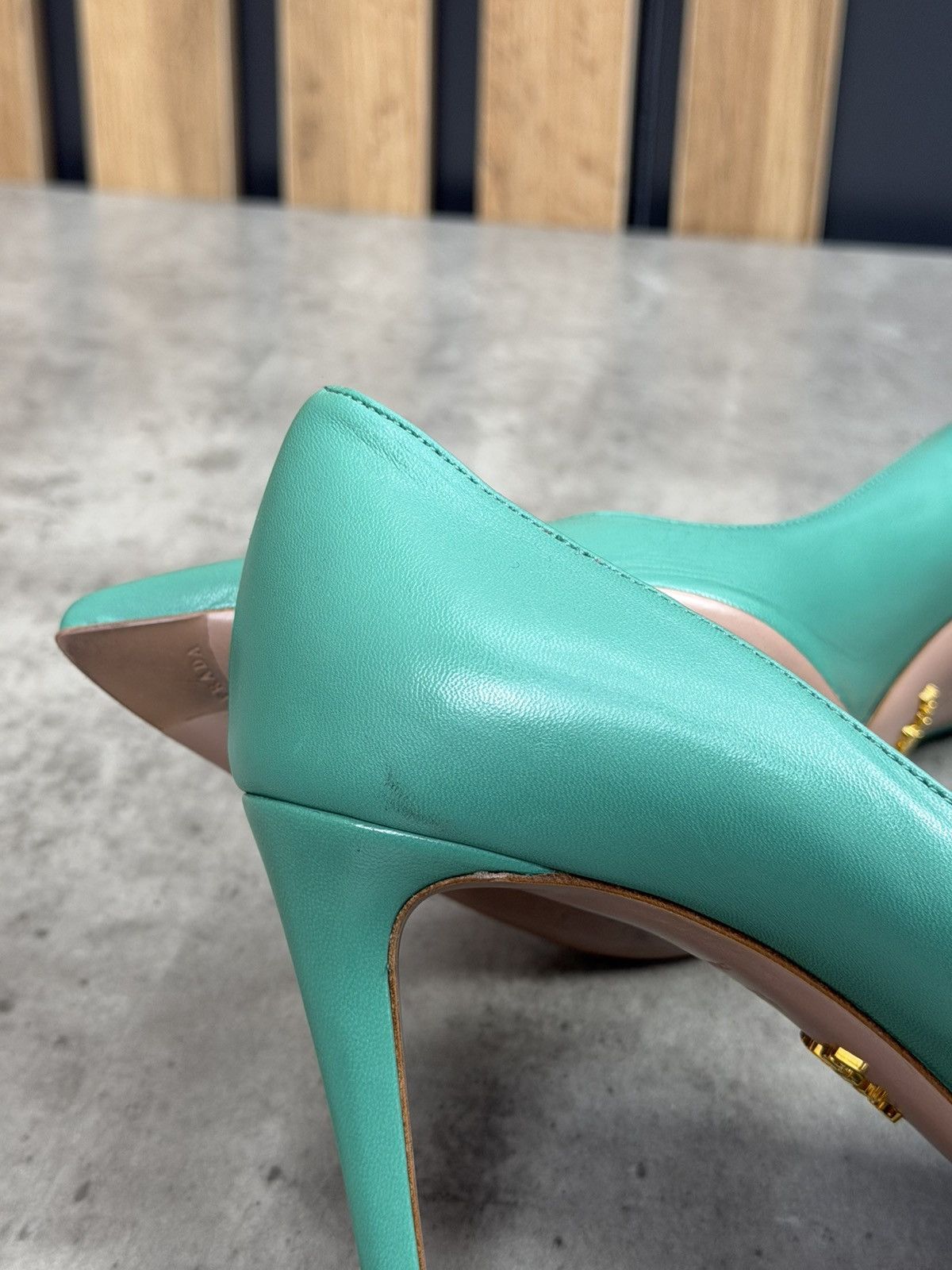 Prada Prada Green Leather Pointed Toe Pumps Heels Size 37 1/2 Size US 7.5 / IT 37.5 - 9 Thumbnail