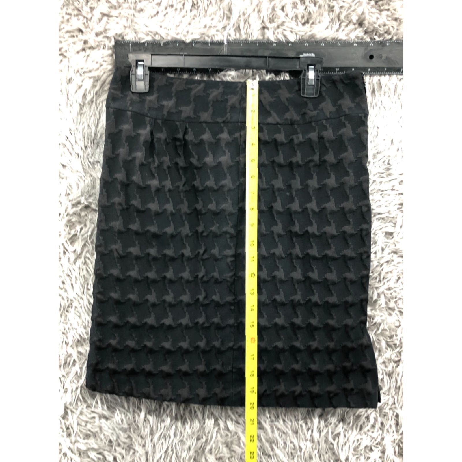 Merona Merona Skirt Women Regular Midi Black Houndstooth Button Flat Front Pockets Slit Cotton Tweed All Seasons Party/Cocktail Casual Driving City 6 Womens Size 28" / US 6 / IT 42 - 3 Thumbnail