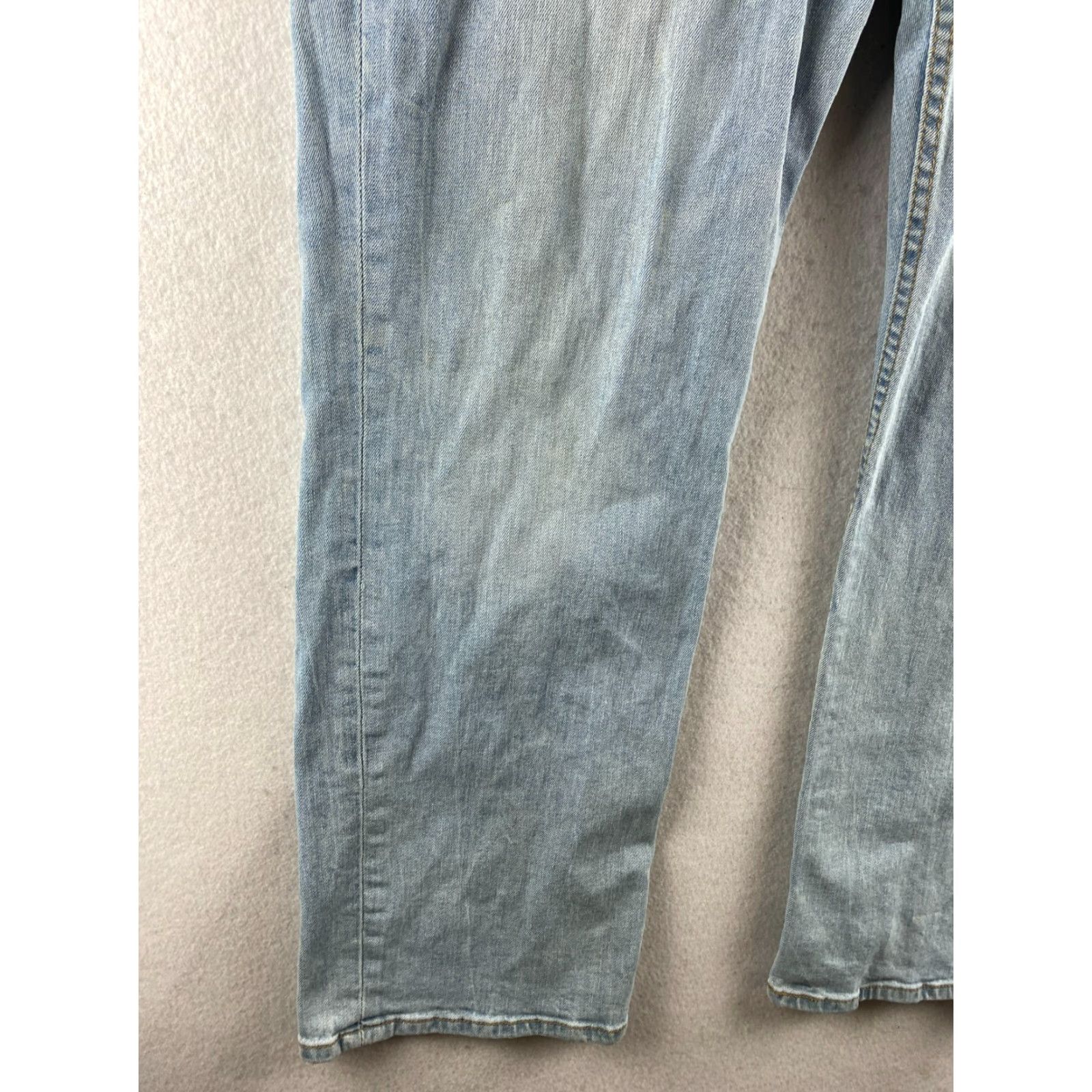 Levi's Levi's Jeans Mens 42 X 30 Blue Light Wash Stretch Distressed Denim Pants 514 Size US 42 / EU 58 - 4 Thumbnail