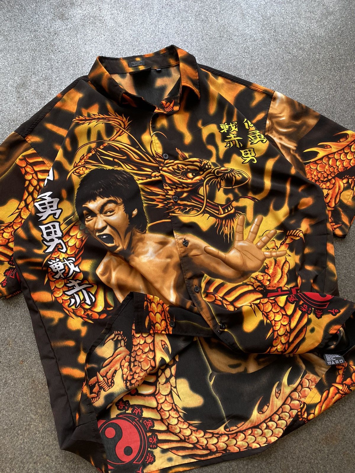 Vintage Vintage Bruce Lee Over Print Shirt Button Up Size US XXL / EU 58 / 5 - 9 Thumbnail