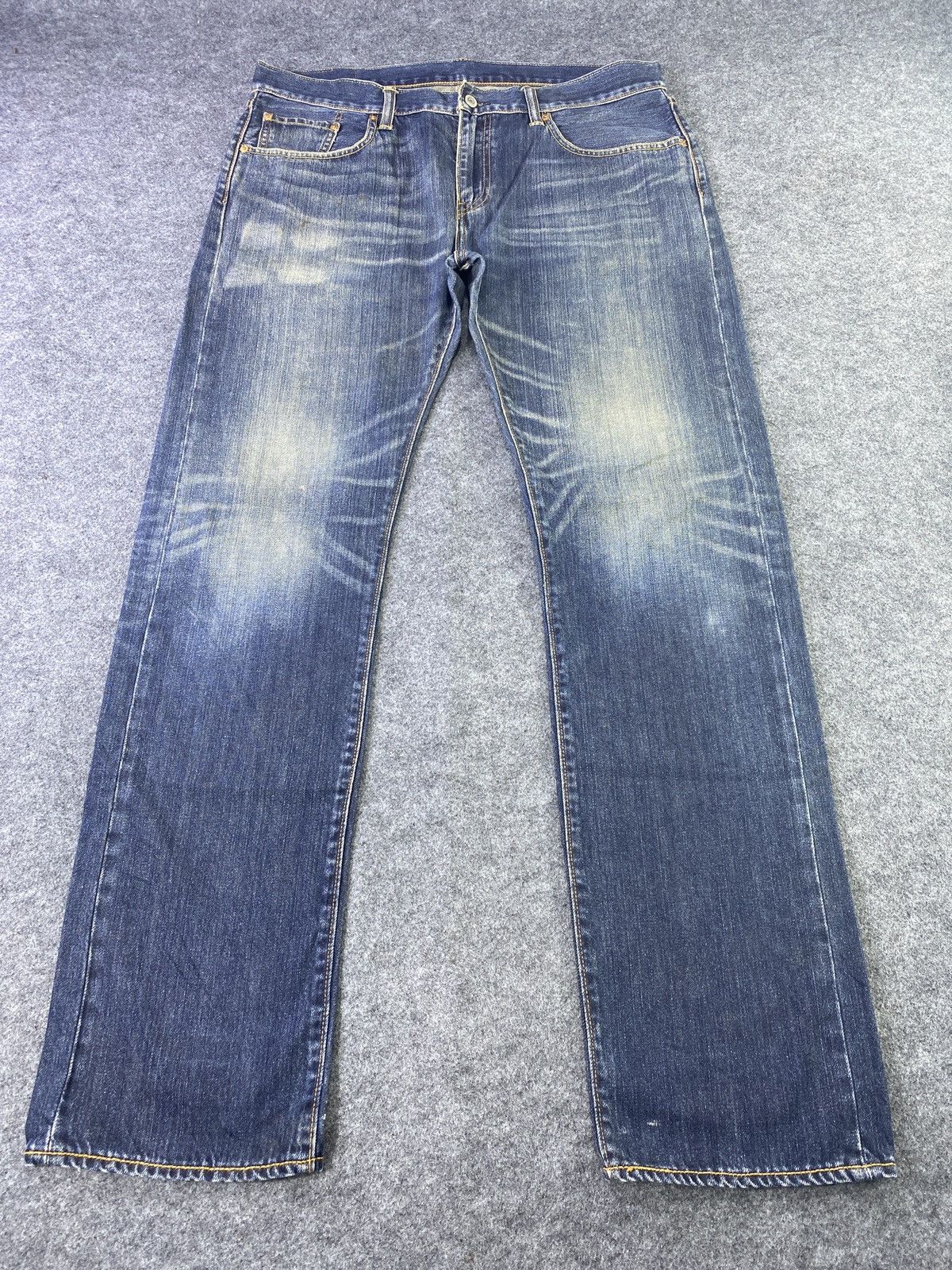 Vintage Levis 504 Blue Wash Jeans - J920