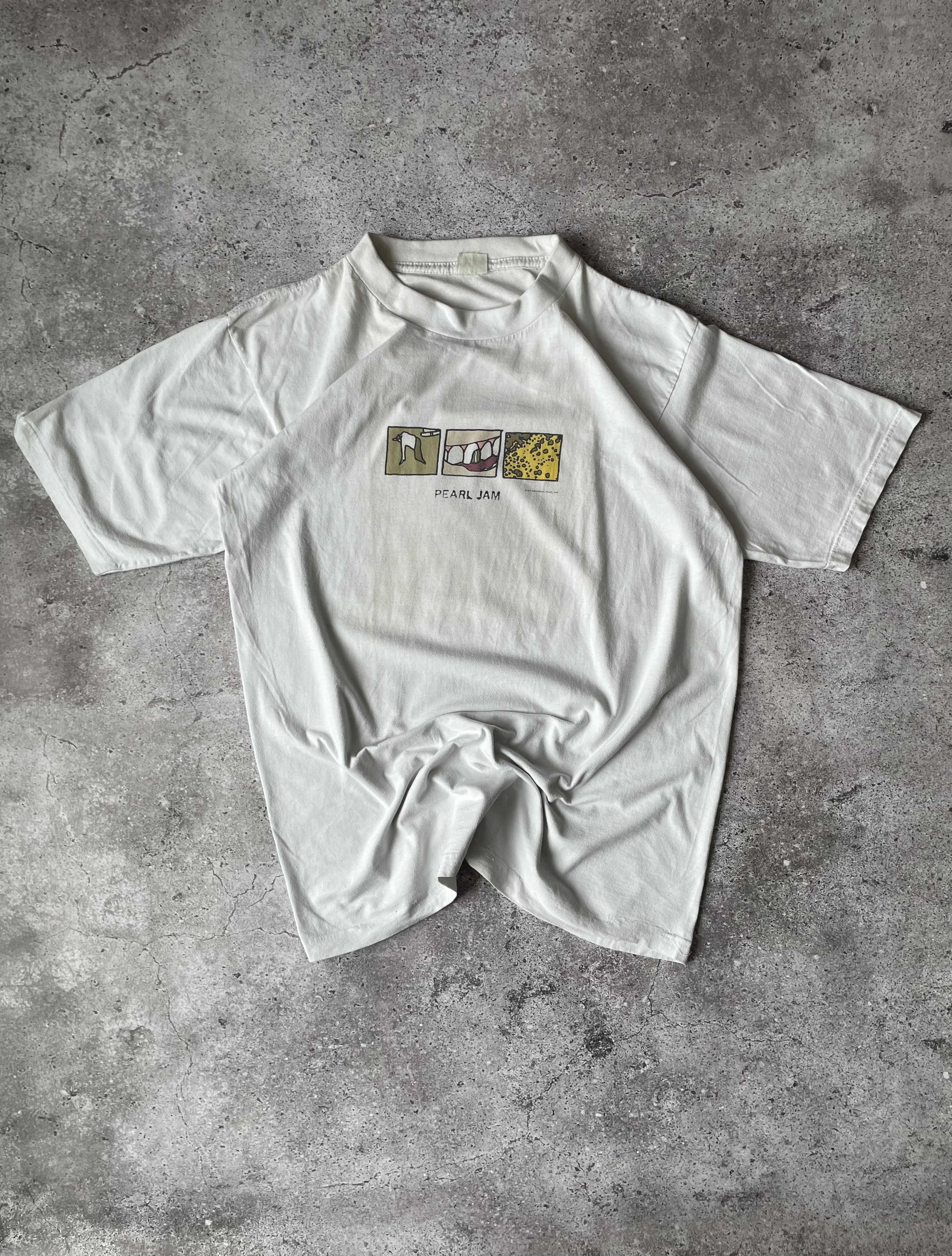 Vintage Vintage 1996 Pearl Jam European Tour T-Shirt Ames Bros Size US L / EU 52-54 / 3 - 1 Thumbnail