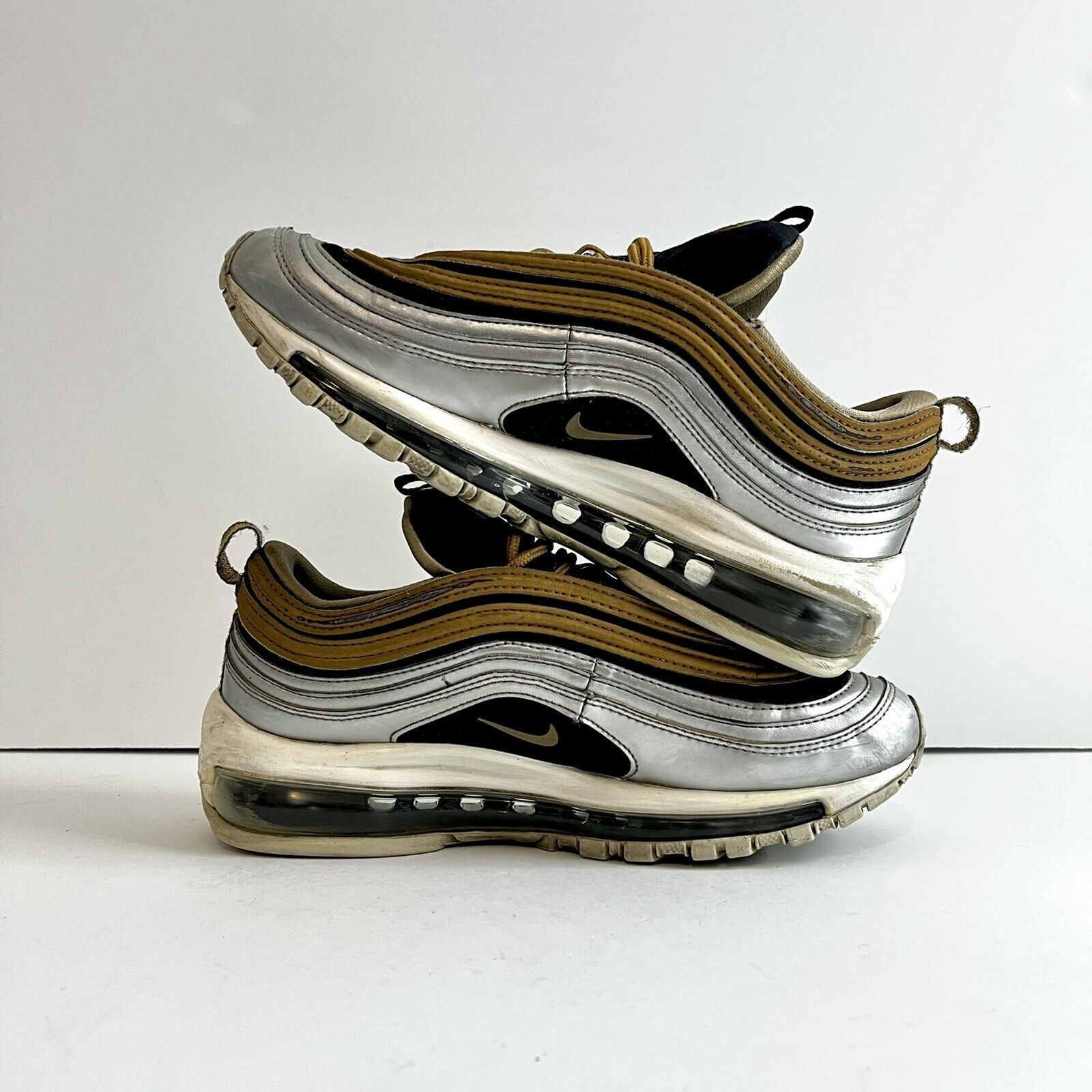 Nike Nike Air Max 97 AQ4137-700 Metallic Gold Silver 2018 6Y Size US 7.5 / IT 37.5 - 6 Thumbnail