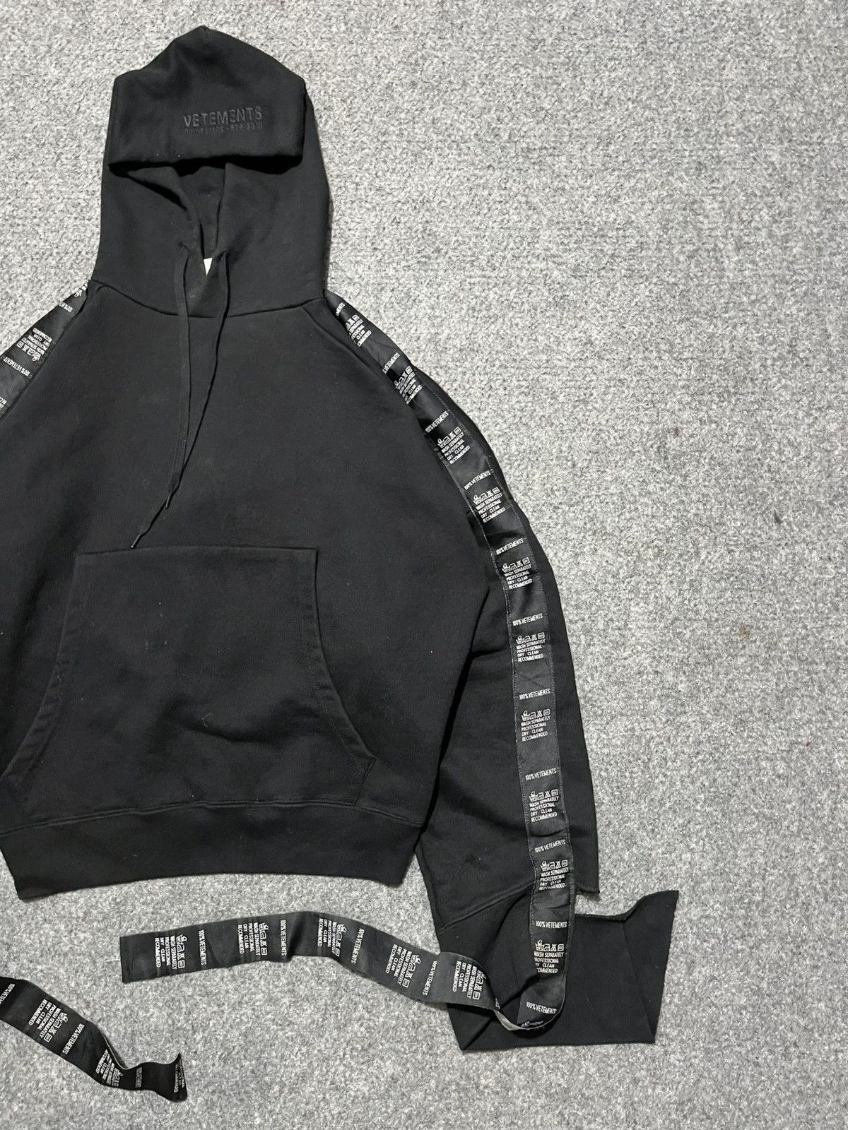 Vetements Vetements Tape Washing Lebel Hoodie Size US XXS / EU 40 - 3 Thumbnail