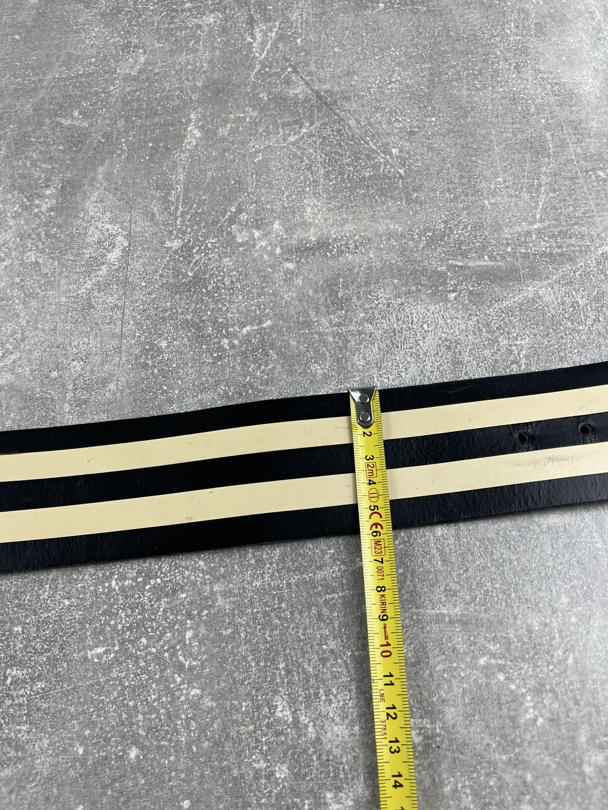 Other Vintage Wide Black Cream Striped Leather Round Buckle Belt Size ONE SIZE - 8 Thumbnail