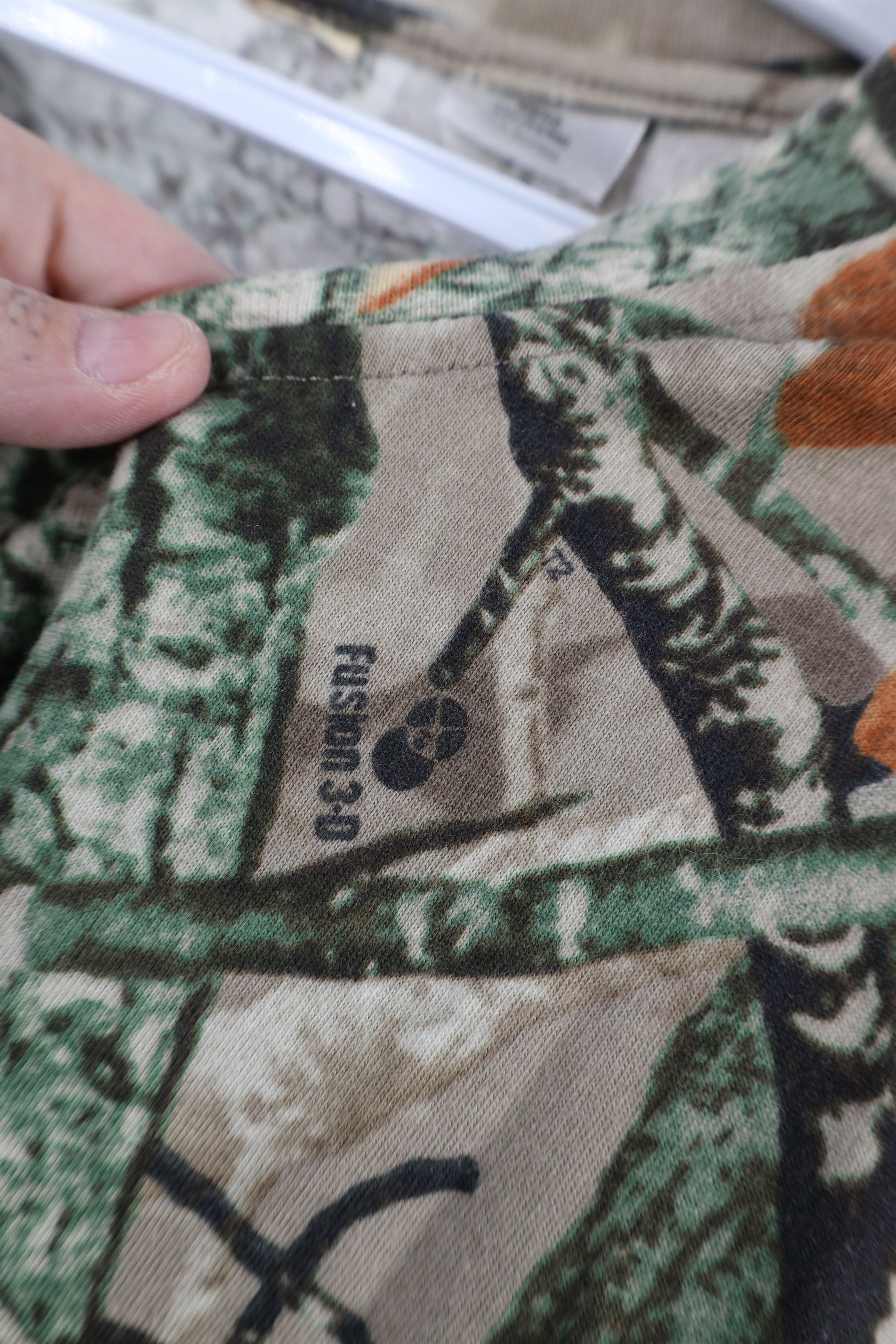Vintage Vintage Streetwear Camouflage Long Sleeve Pocket T-Shirt Size US XXL / EU 58 / 5 - 5 Thumbnail