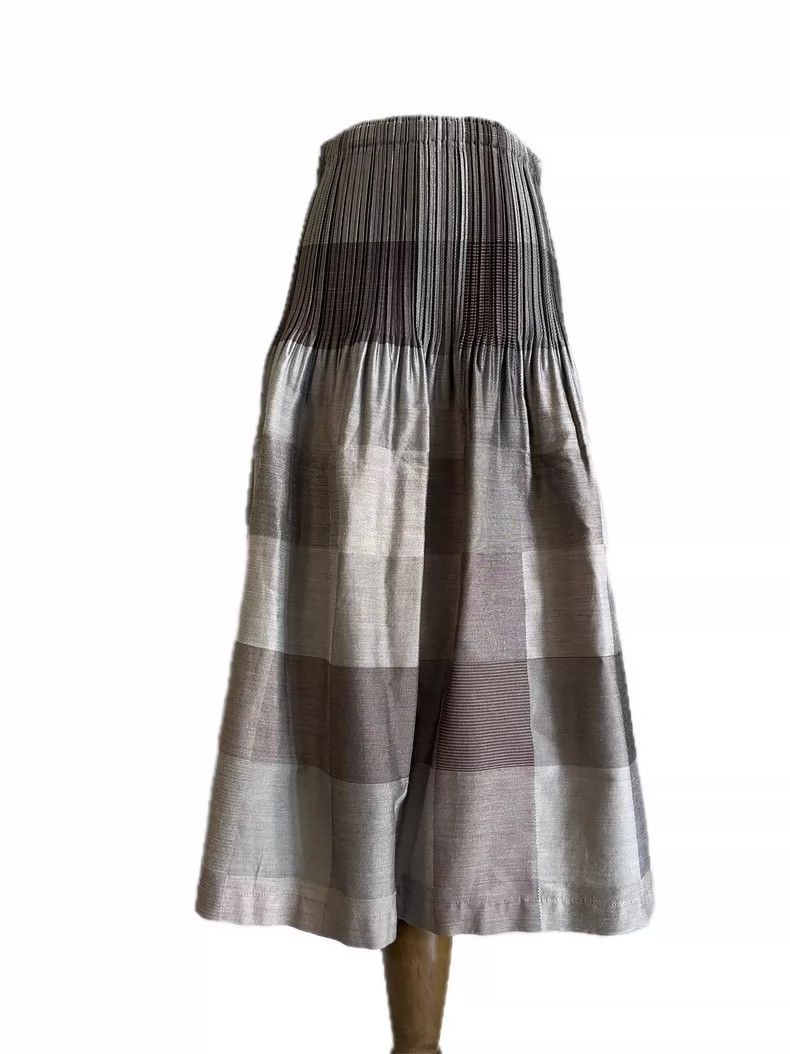 Issey Miyake issey miyake size:2 Checkered skirt 2506-Nextarrow Size 42" / US 20 - 1 Thumbnail