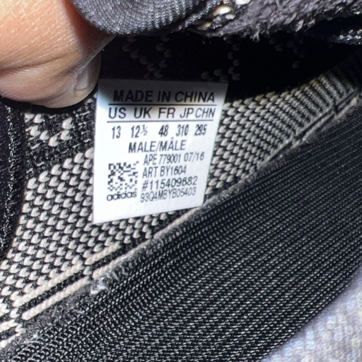 Adidas Yeezy boost 350 Oreo Size US 13 / EU 46 - 9 Thumbnail