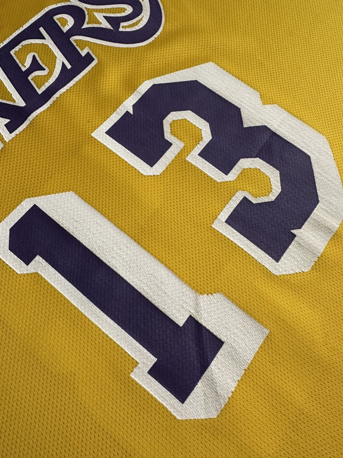 Champion × NBA × Vintage 90s Lakers Wilt Chamberlain Gold NBA Logo Champion Jersey Size US XL / EU 56 / 4 - 22 Thumbnail