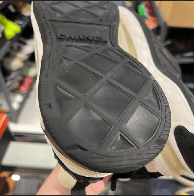 Chanel Chanel low-top casual shoes Size US 10 / EU 43 - 6 Thumbnail