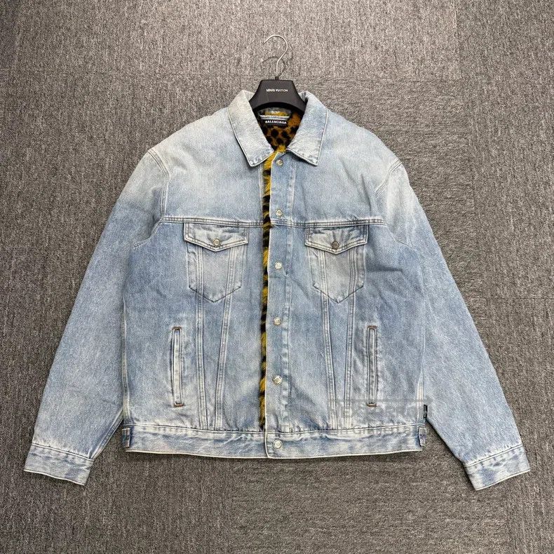Balenciaga Balenciaga Leopard Lined Denim Jacket Size US S / EU 44-46 / 1 - 1 Thumbnail