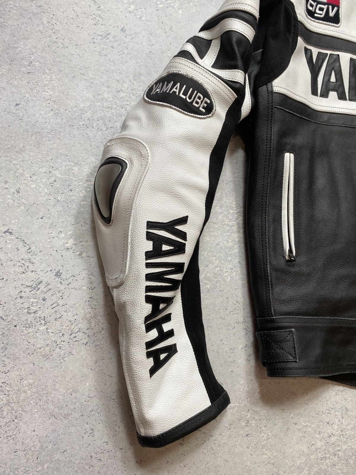 Yamaha Michelin/Dunlop/ Yamaha Leather Moto Racing Jacket #46 Size US XL / EU 56 / 4 - 3 Thumbnail