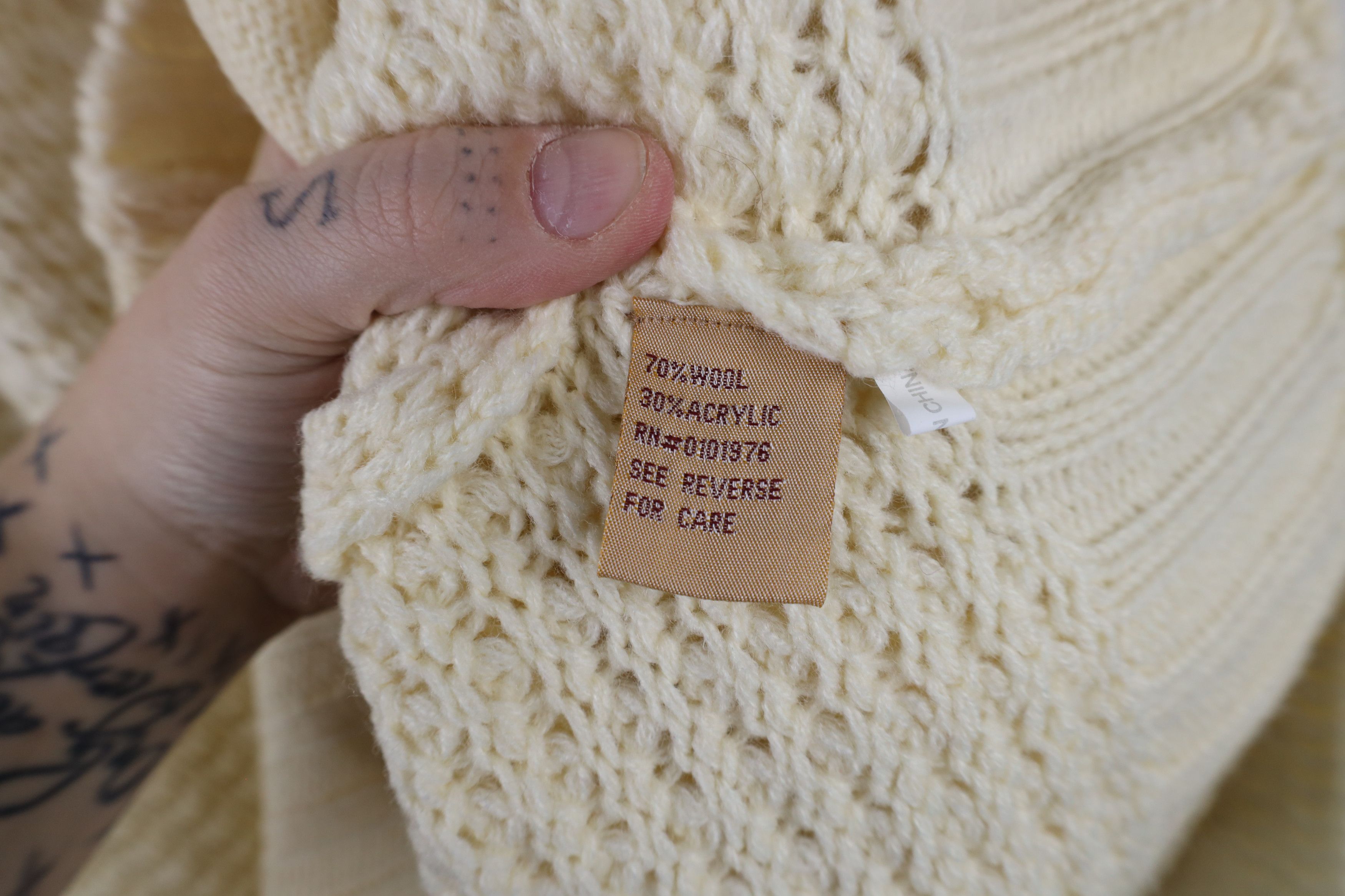 Vintage Vintage 90s Streetwear Knit Shawl Cardigan Sweater Cream Size US XXL / EU 58 / 5 - 8 Thumbnail