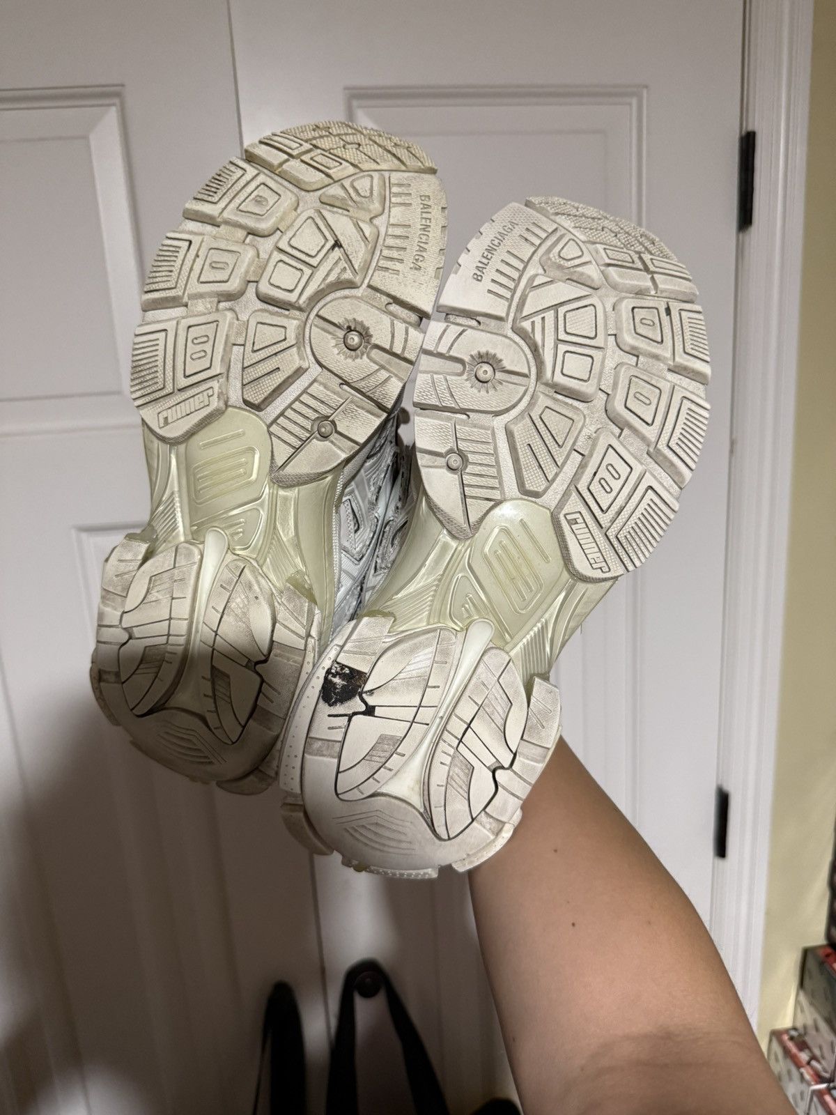 Balenciaga Balenciaga White/White “Runnr” Sneakers Size US 9 / EU 42 - 6 Thumbnail