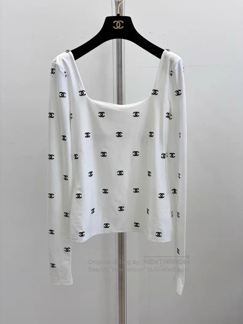 Chanel Chanel Black and white cc square neckline long sleeves Size XS / US 0-2 / IT 36-38 - 1 Thumbnail