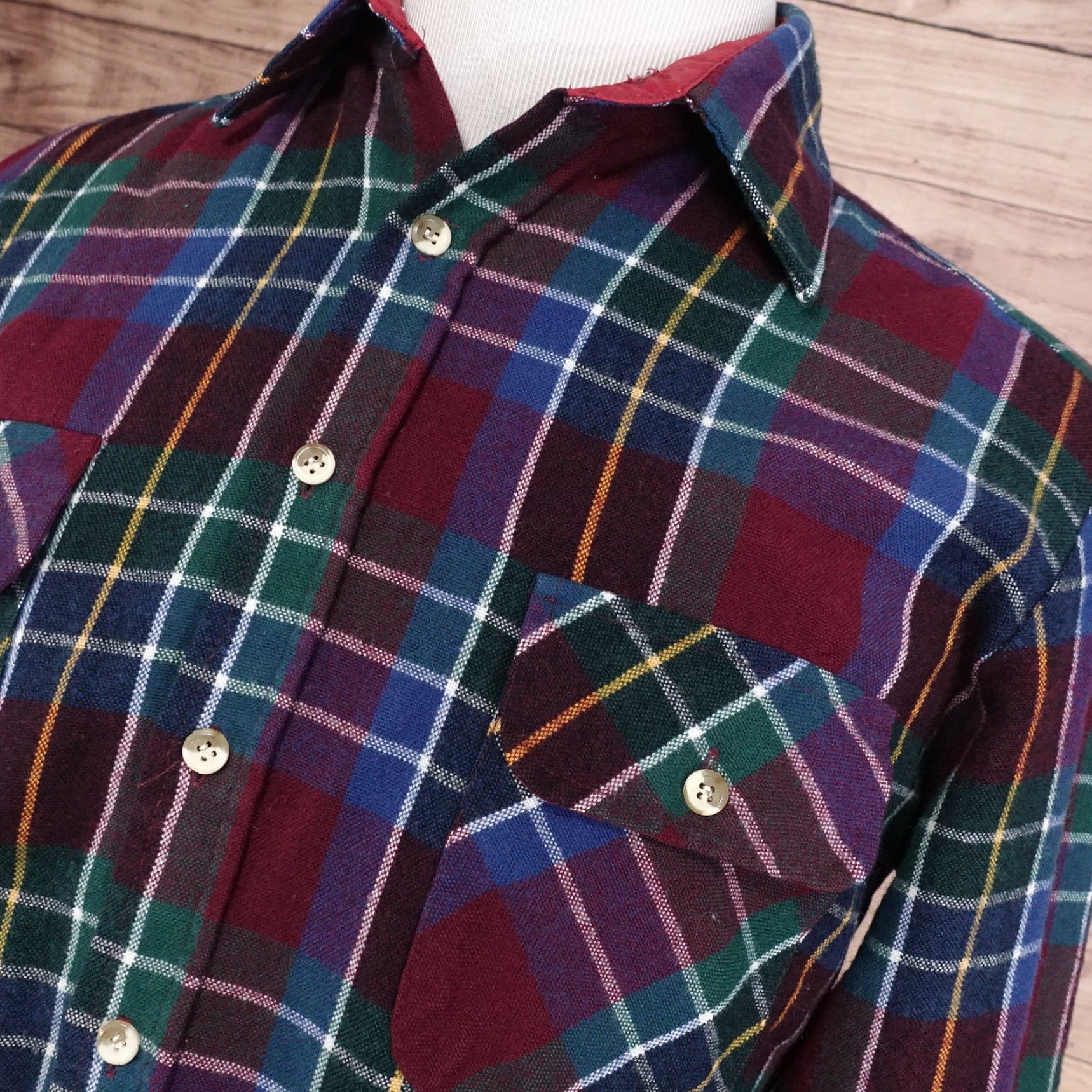 Vintage VINTAGE Tarleton Acrylic Flannel Plaid Long Sleeve Button Down Shirt L Red Mens Adult Large Plaid 1970s 80s Workwear Casual Formal Cocktails Size US L / EU 52-54 / 3 - 2 Thumbnail