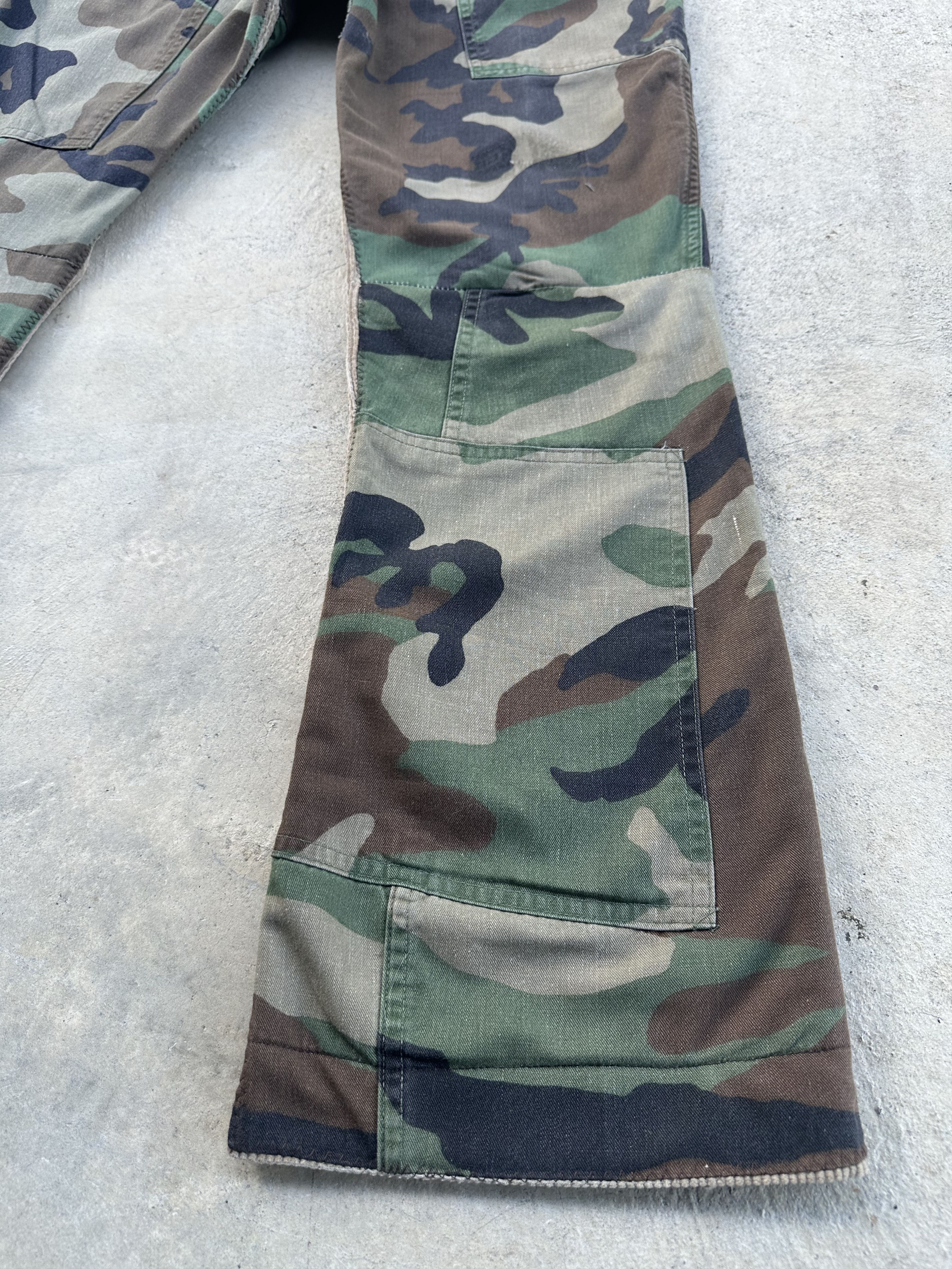 Levi's Vintage Levis 80s No 10 Reconstructed Woodland Camo Curduroy Size US 29 - 10 Thumbnail