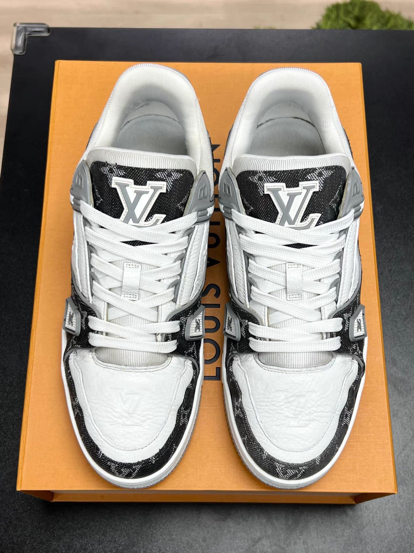 Louis Vuitton LV TRAINER Gray White Denim K15 Size US 7 / EU 40 - 3 Thumbnail