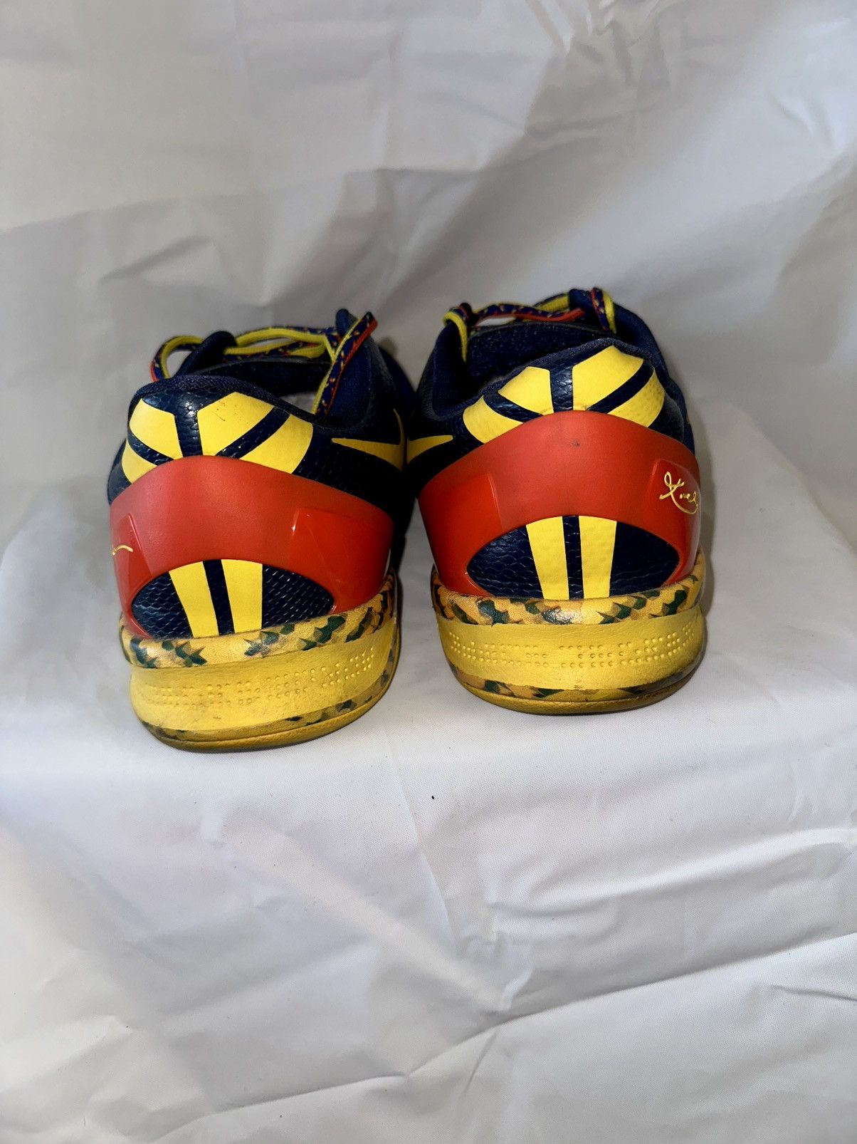 Other 2013 Kobe 8 'Barcelona Size US 11 / EU 44 - 4 Thumbnail