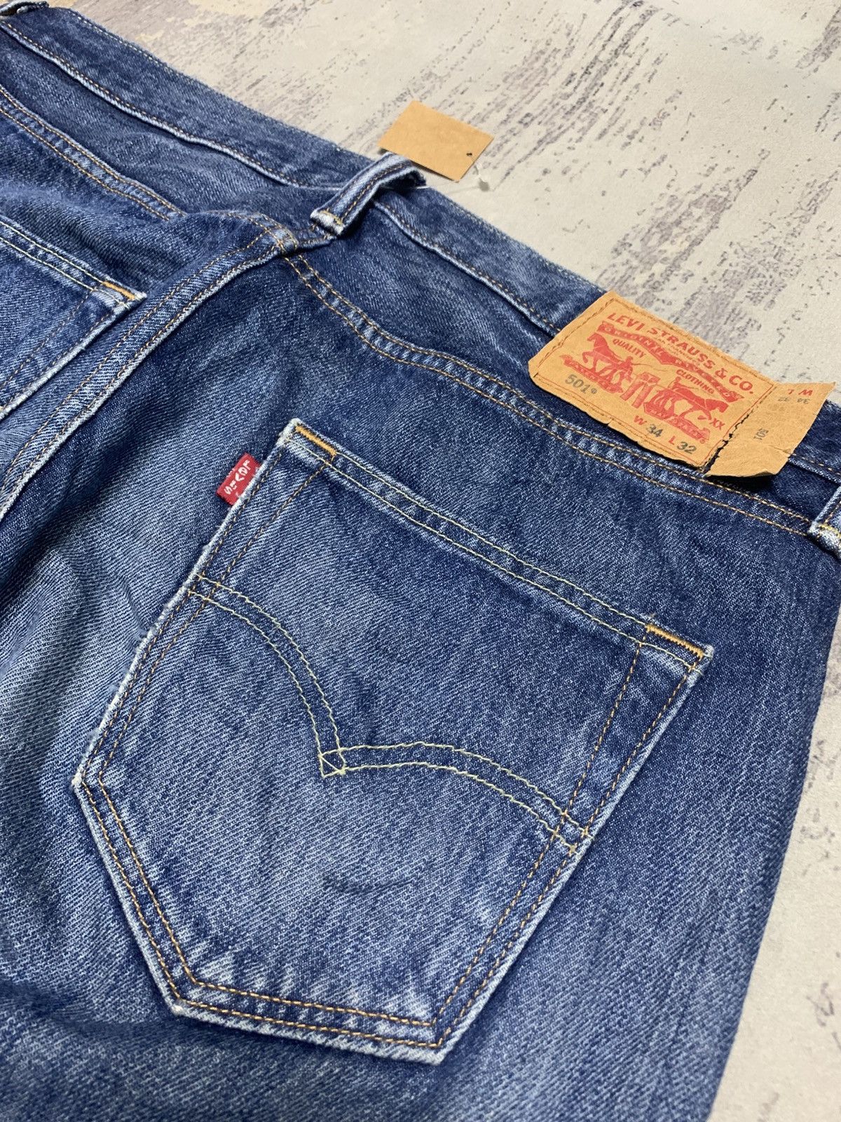 Levi's Vintage Levi's 501 Blue Wash Jeans Size US 35 - 10 Thumbnail