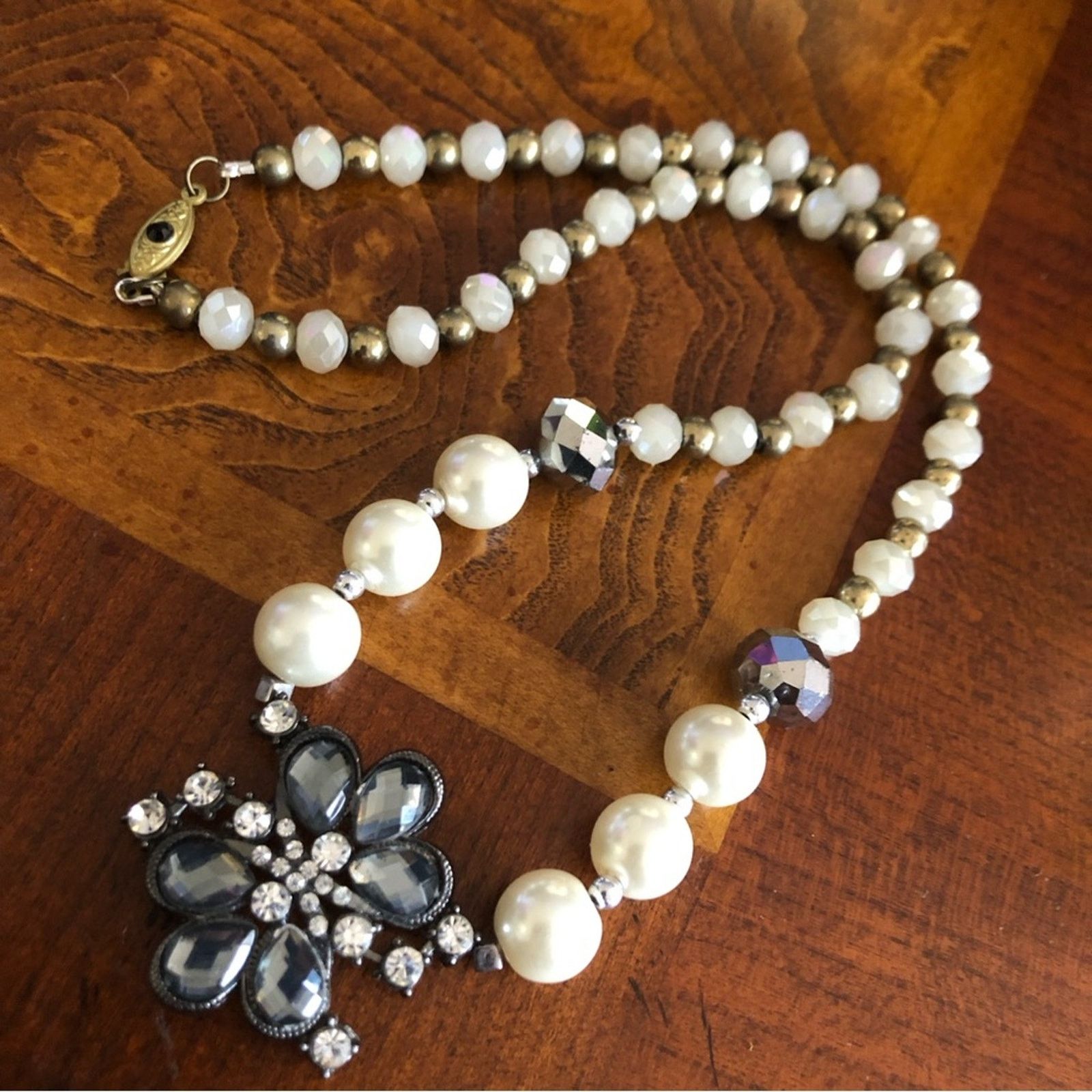 Handmade Handcrafted faceted glass bead Pearl floral pendant necklace Size ONE SIZE - 9 Thumbnail