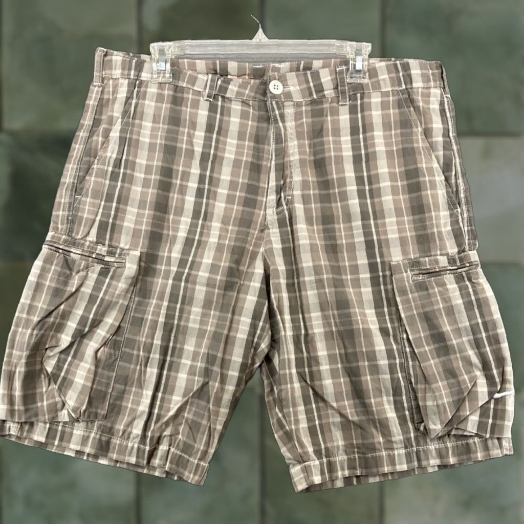 Nike Nike Cargo Shorts Mens 36 Brown Plaid Casual Workwear Travel 90s Theme Mens Size US 36 / EU 52 - 1 Thumbnail