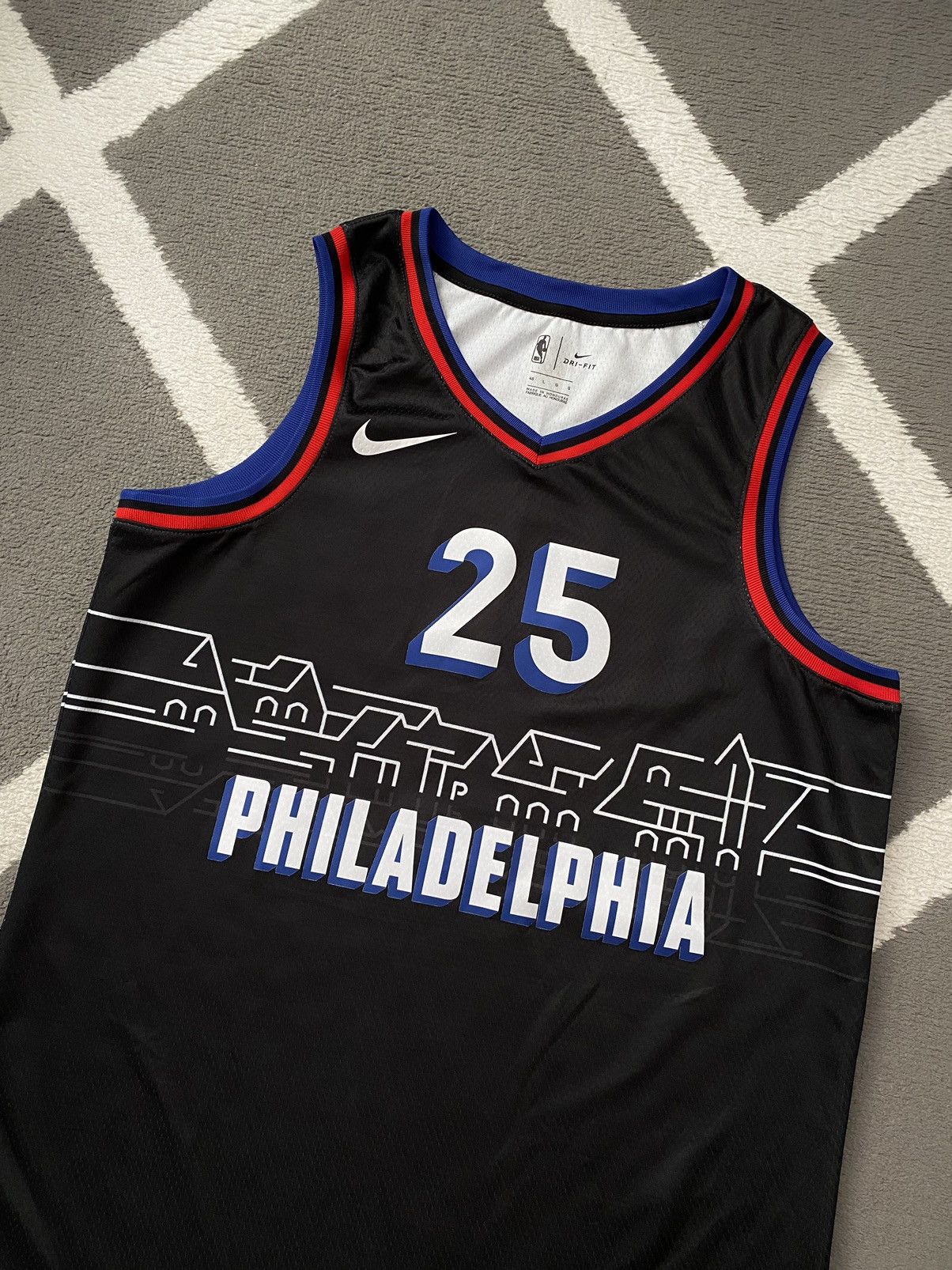 NBA × Nike Nike NBA Philadelphia 76ers Ben Simmons Jersey City Edition Size US L / EU 52-54 / 3 - 7 Thumbnail