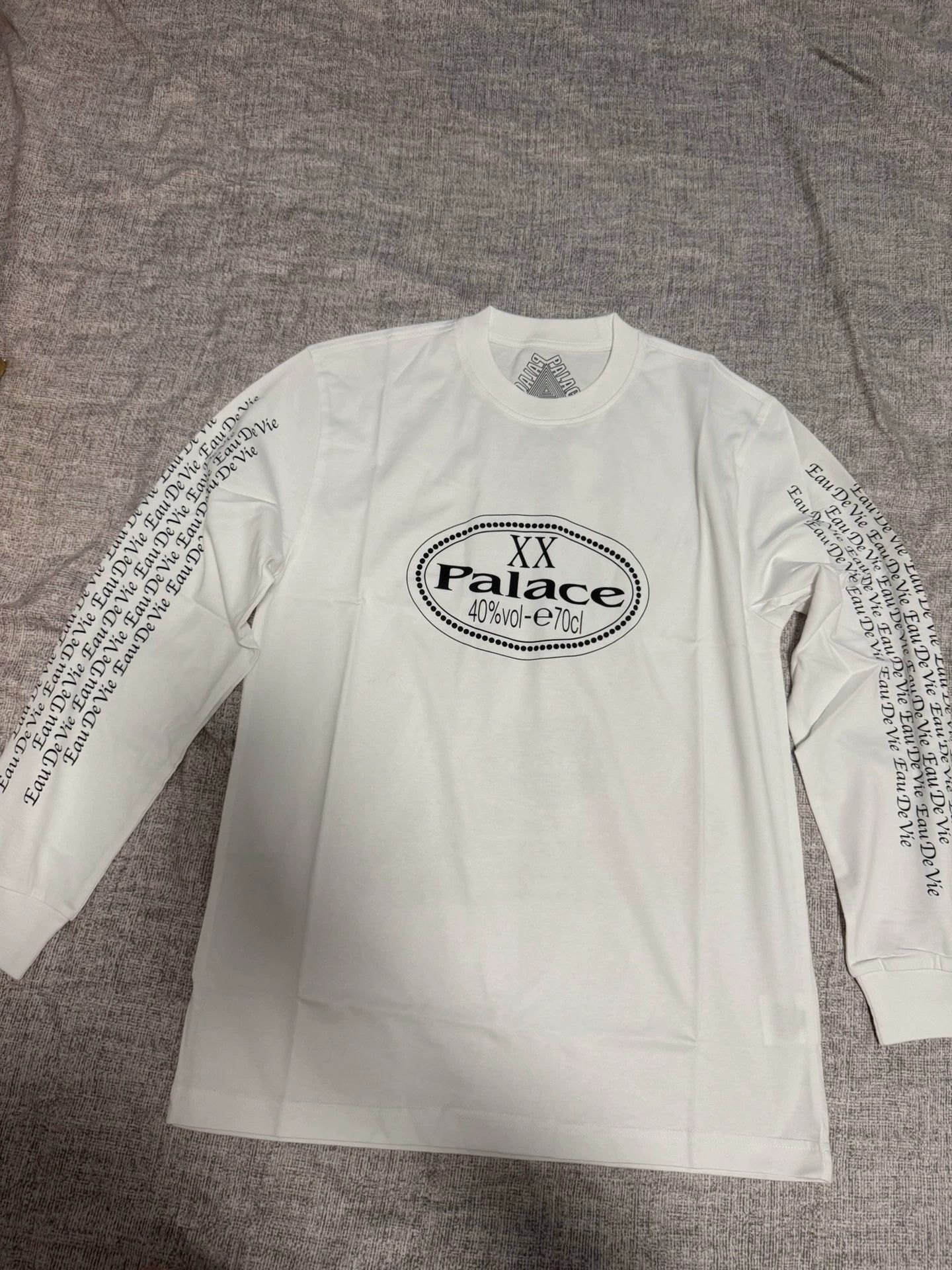 Palace Palace Remy XO Bottle Longsleeve Tee New M Size US M / EU 48-50 / 2 - 2 Thumbnail