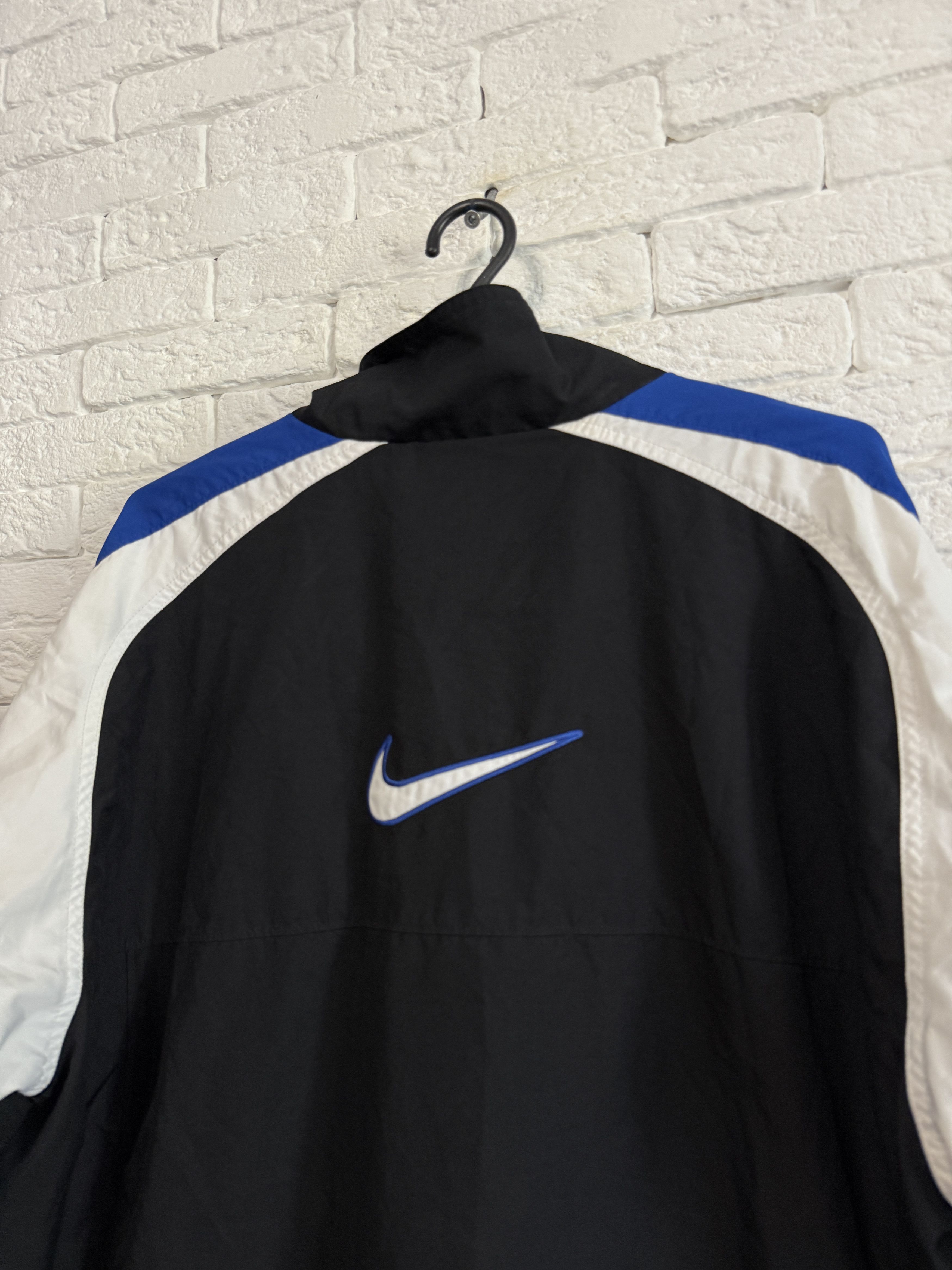 Nike Vintage Windbreaker Nike Nylon Track Jacket Big Logo Sz L Size US L / EU 52-54 / 3 - 5 Thumbnail
